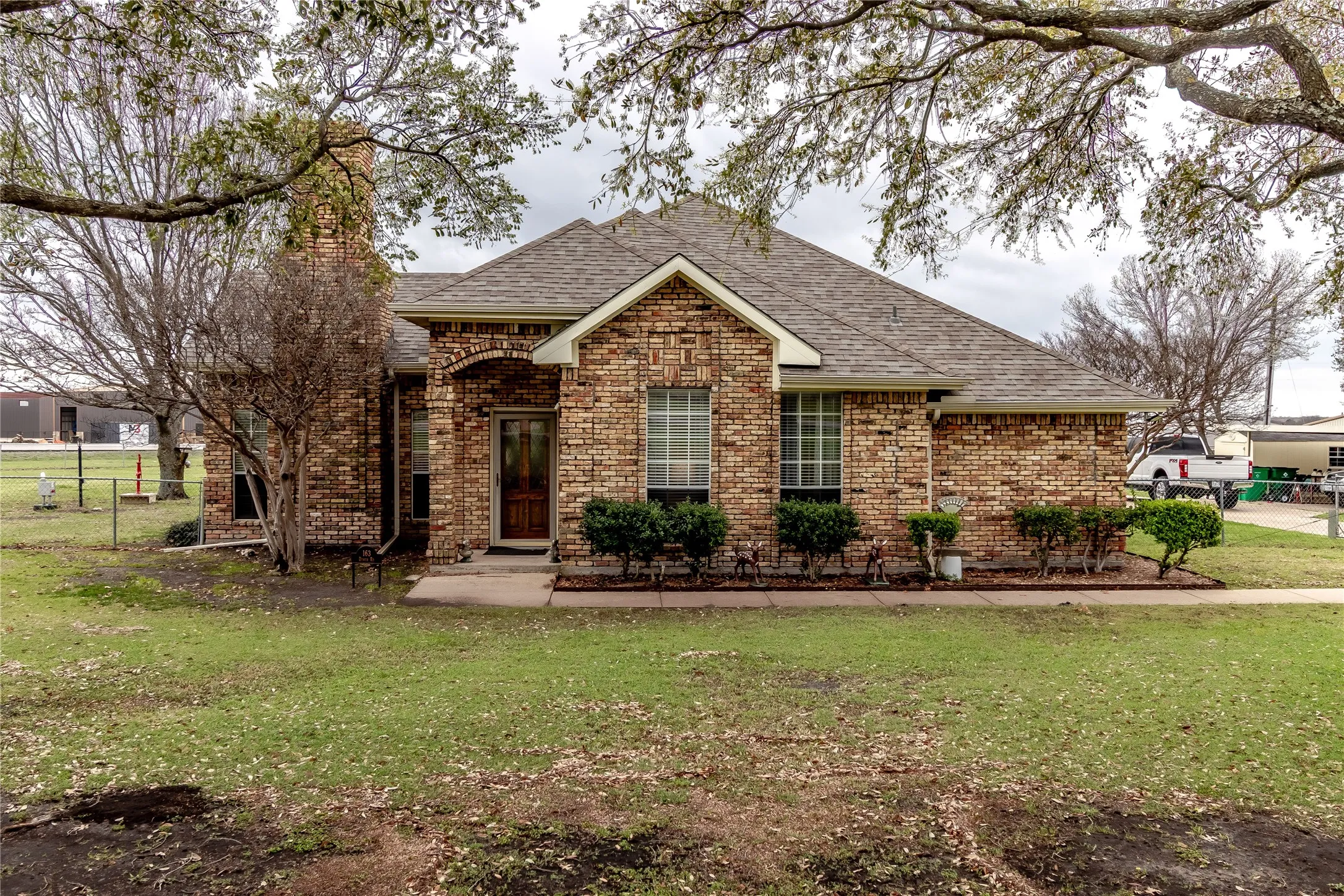 Single Family Residence For Sale in Rockwall County , 163 Dower Dr, Rockwall, Texas 75160, 3 Bedroom, 2 Bathroom, 2 Garage spaces, 1,457 Sqft, built in 1988, Preowned, mls#21210694, Real Estate Agent in Rockwall, Homes For Sale in Rockwall county, Homes For Sale in Rockwall, Realtor in Rockwall Texas, Real Estate Brokerage Independent Realty Texas, Luminita Cordes Realtor