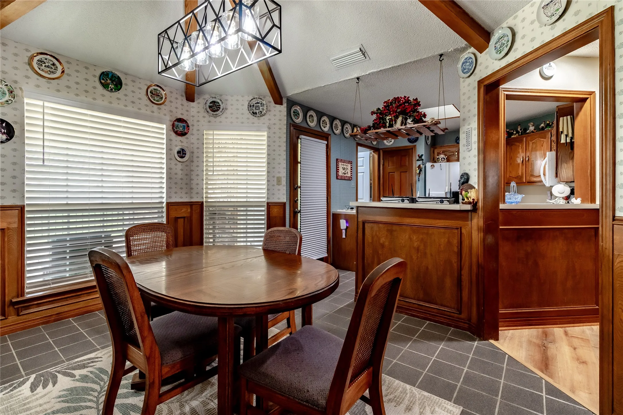 Single Family Residence For Sale in Rockwall County , 163 Dower Dr, Rockwall, Texas 75160, 3 Bedroom, 2 Bathroom, 2 Garage spaces, 1,457 Sqft, built in 1988, Preowned, mls#21210694, Real Estate Agent in Rockwall, Homes For Sale in Rockwall county, Homes For Sale in Rockwall, Realtor in Rockwall Texas, Real Estate Brokerage Independent Realty Texas, Luminita Cordes Realtor
