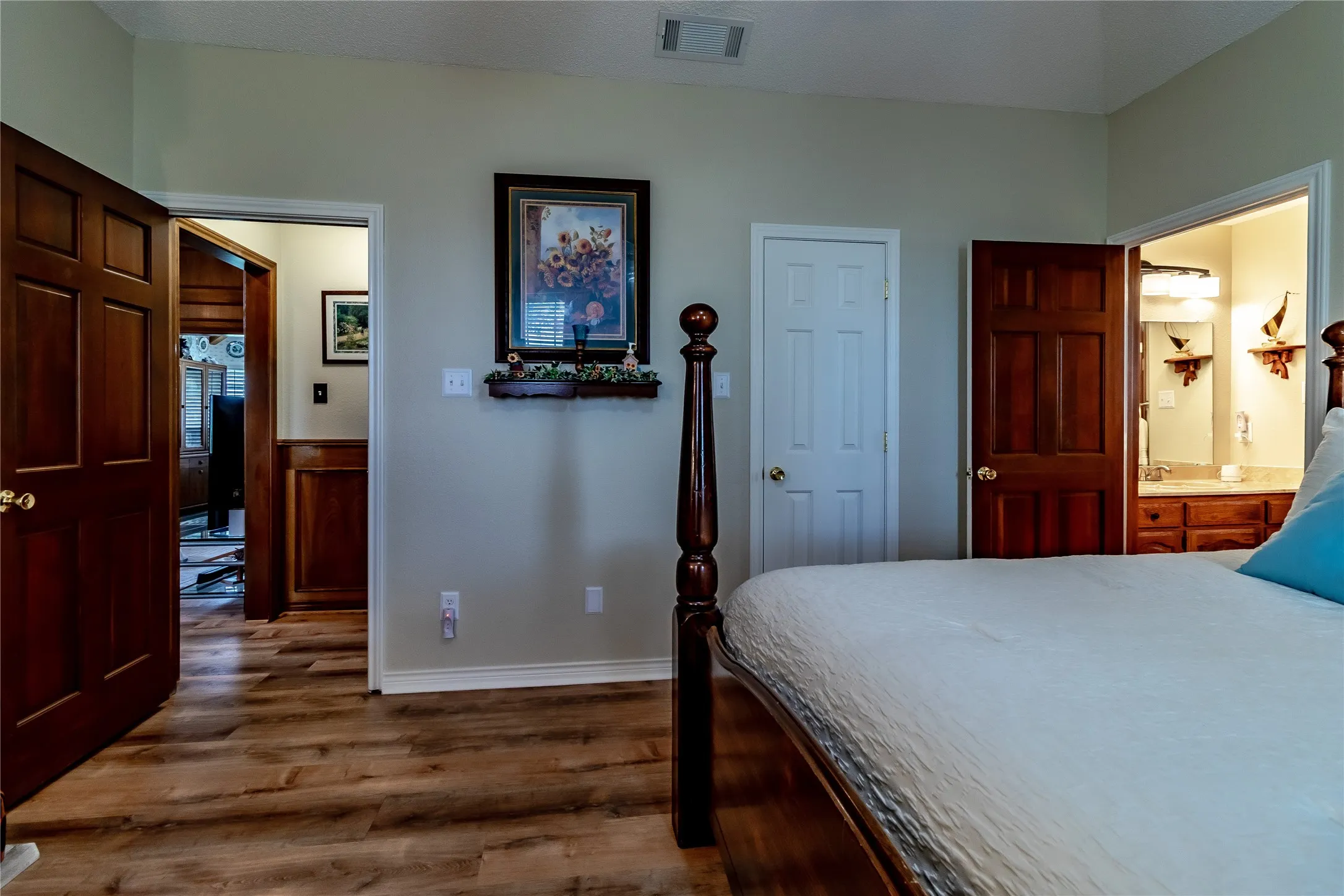 Single Family Residence For Sale in Rockwall County , 163 Dower Dr, Rockwall, Texas 75160, 3 Bedroom, 2 Bathroom, 2 Garage spaces, 1,457 Sqft, built in 1988, Preowned, mls#21210694, Real Estate Agent in Rockwall, Homes For Sale in Rockwall county, Homes For Sale in Rockwall, Realtor in Rockwall Texas, Real Estate Brokerage Independent Realty Texas, Luminita Cordes Realtor