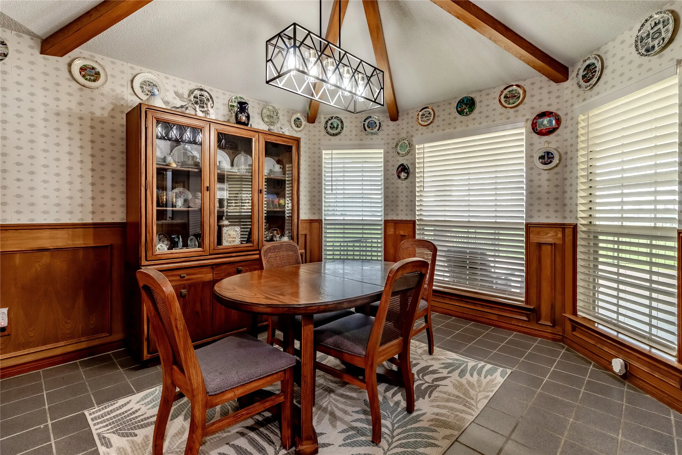 Single Family Residence For Sale in Rockwall County , 163 Dower Dr, Rockwall, Texas 75160, 3 Bedroom, 2 Bathroom, 2 Garage spaces, 1,457 Sqft, built in 1988, Preowned, mls#21210694, Real Estate Agent in Rockwall, Homes For Sale in Rockwall county, Homes For Sale in Rockwall, Realtor in Rockwall Texas, Real Estate Brokerage Independent Realty Texas, Luminita Cordes Realtor