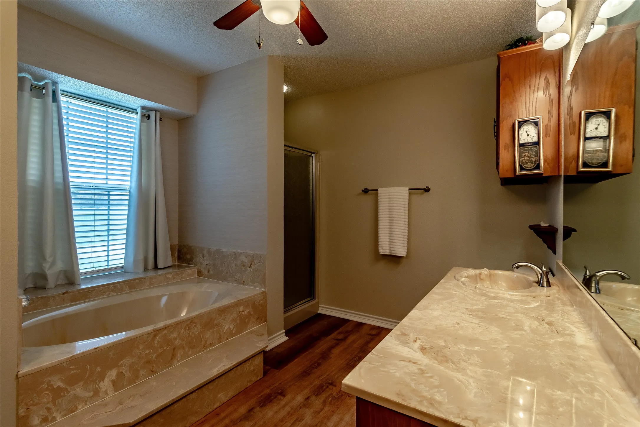 Single Family Residence For Sale in Rockwall County , 163 Dower Dr, Rockwall, Texas 75160, 3 Bedroom, 2 Bathroom, 2 Garage spaces, 1,457 Sqft, built in 1988, Preowned, mls#21210694, Real Estate Agent in Rockwall, Homes For Sale in Rockwall county, Homes For Sale in Rockwall, Realtor in Rockwall Texas, Real Estate Brokerage Independent Realty Texas, Luminita Cordes Realtor