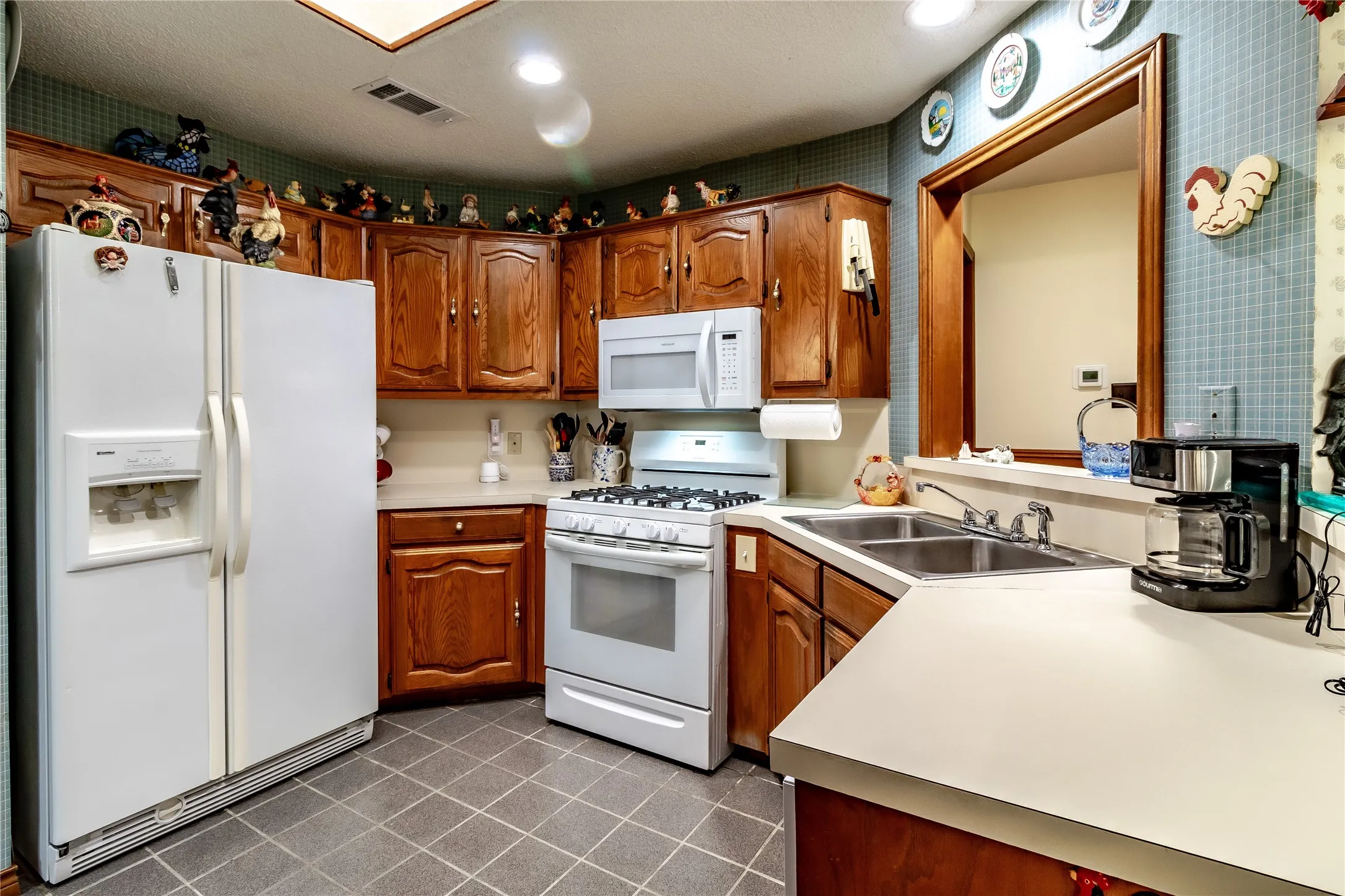 Single Family Residence For Sale in Rockwall County , 163 Dower Dr, Rockwall, Texas 75160, 3 Bedroom, 2 Bathroom, 2 Garage spaces, 1,457 Sqft, built in 1988, Preowned, mls#21210694, Real Estate Agent in Rockwall, Homes For Sale in Rockwall county, Homes For Sale in Rockwall, Realtor in Rockwall Texas, Real Estate Brokerage Independent Realty Texas, Luminita Cordes Realtor