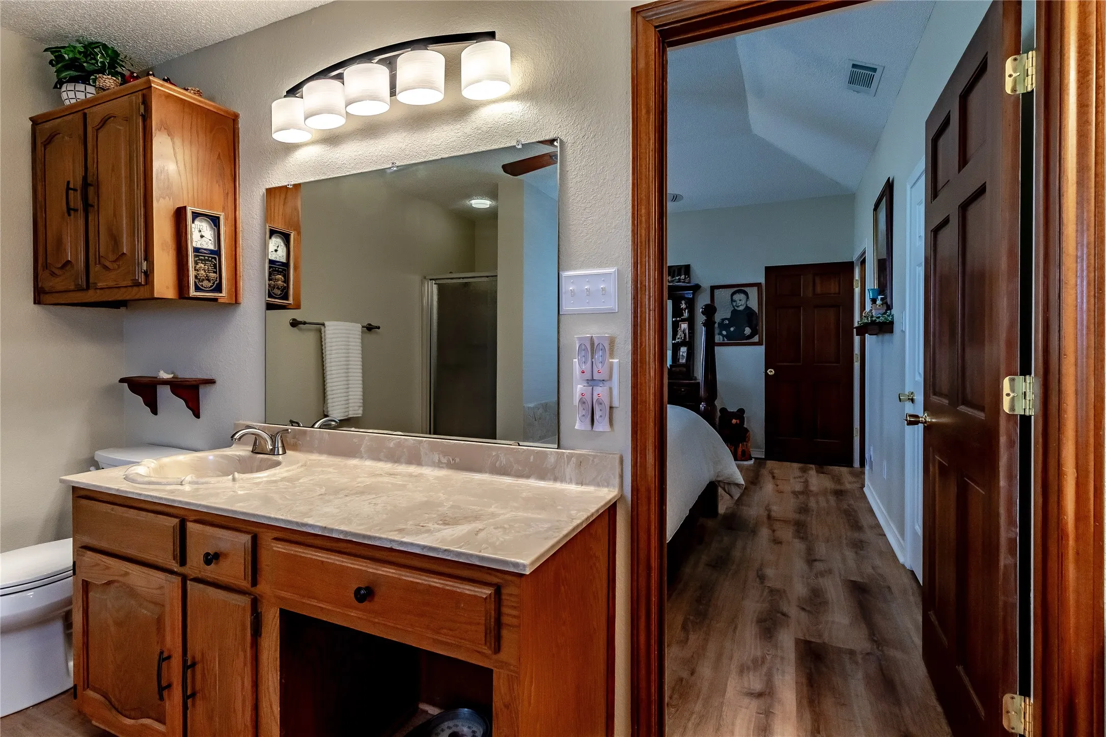 Single Family Residence For Sale in Rockwall County , 163 Dower Dr, Rockwall, Texas 75160, 3 Bedroom, 2 Bathroom, 2 Garage spaces, 1,457 Sqft, built in 1988, Preowned, mls#21210694, Real Estate Agent in Rockwall, Homes For Sale in Rockwall county, Homes For Sale in Rockwall, Realtor in Rockwall Texas, Real Estate Brokerage Independent Realty Texas, Luminita Cordes Realtor