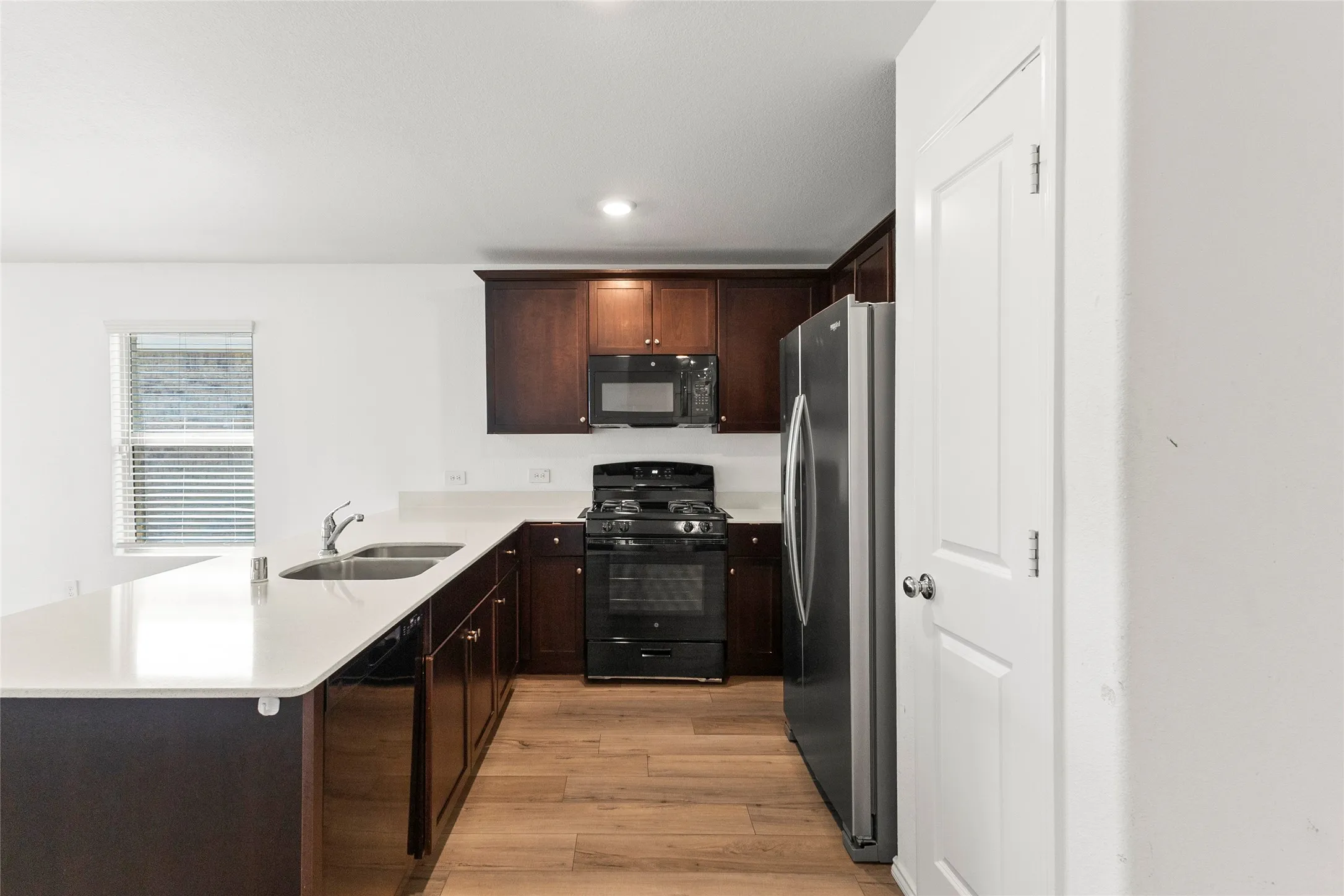 Single Family Residence For Sale in Ellis County , 1109 Odlozil Lane, Ennis, Texas 75119, 3 Bedroom, 2 Bathroom, 2 Garage spaces, 1,515 Sqft, built in 2021, Preowned, mls#21172737, Real Estate Agent in Ennis, Homes For Sale in Ellis county, Homes For Sale in Ennis, Realtor in Ennis Texas, Real Estate Brokerage Independent Realty Texas, Luminita Cordes Realtor