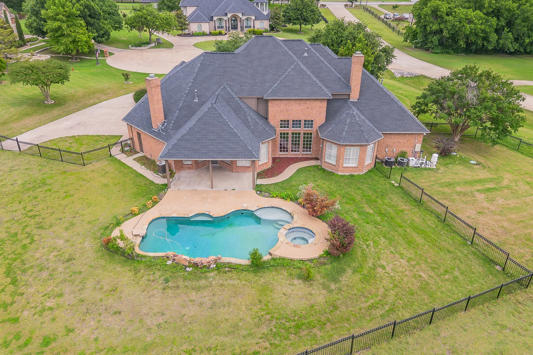 Single Family Residence For Sale in Kaufman County , 100 Bailee Court, Forney, Texas 75126, 4 Bedroom, 6 Bathroom, 3 Garage spaces, 4,078 Sqft, built in 2002, mls#21210369, Real Estate Agent in Forney, Homes For Sale in Kaufman county, Homes For Sale in Forney, Realtor in Forney Texas, Real Estate Brokerage Independent Realty Texas, Luminita Cordes Realtor
