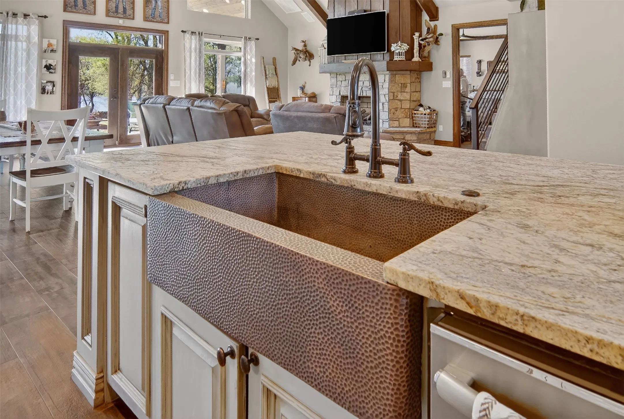 Single Family Residence For Sale in Wood County , 181 County Road 1505, Alba, Texas 75410, 4 Bedroom, 3 Bathroom, 2 Garage spaces, 3,386 Sqft, built in 2019, Preowned, mls#21211835, Real Estate Agent in Alba, Homes For Sale in Wood county, Homes For Sale in Alba, Realtor in Alba Texas, Real Estate Brokerage Independent Realty Texas, Luminita Cordes Realtor