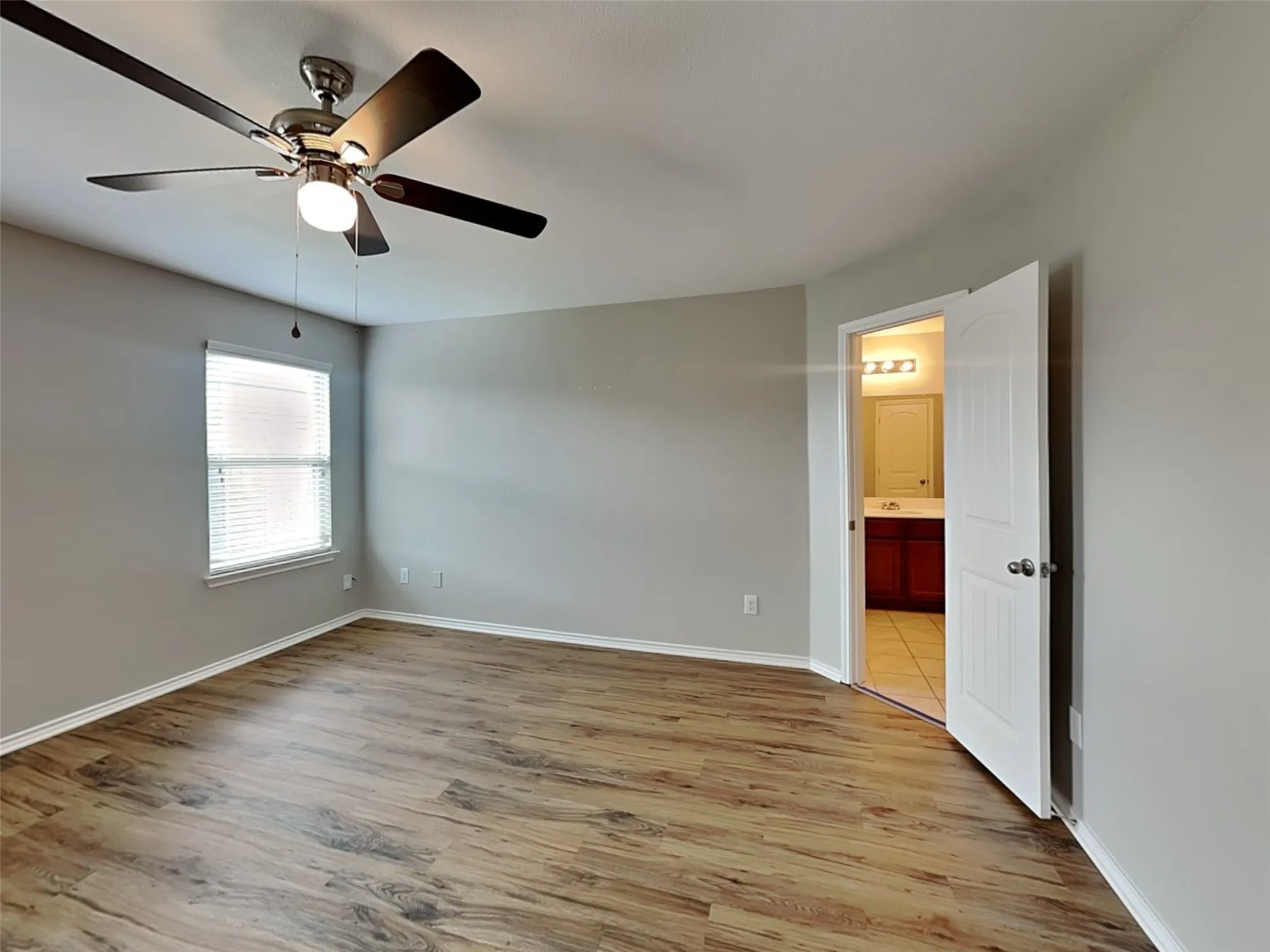 Single Family Residence For Sale in Kaufman County , 2002 Grimes Drive, Forney, Texas 75126, 4 Bedroom, 2 Bathroom, 2 Garage spaces, 2,235 Sqft, built in 2017, Preowned, mls#21212078, Real Estate Agent in Forney, Homes For Sale in Kaufman county, Homes For Sale in Forney, Realtor in Forney Texas, Real Estate Brokerage Independent Realty Texas, Luminita Cordes Realtor
