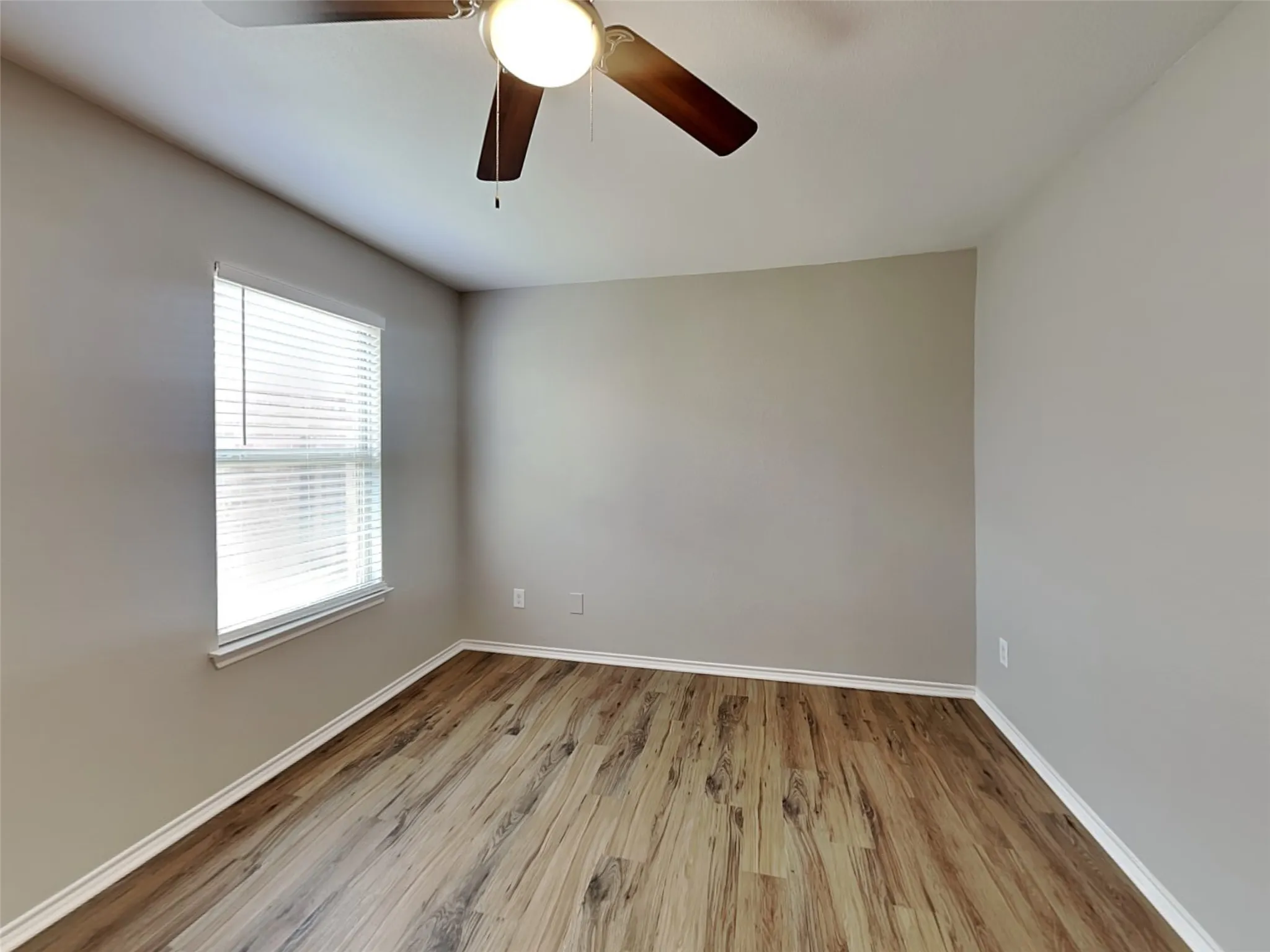 Single Family Residence For Sale in Kaufman County , 2002 Grimes Drive, Forney, Texas 75126, 4 Bedroom, 2 Bathroom, 2 Garage spaces, 2,235 Sqft, built in 2017, Preowned, mls#21212078, Real Estate Agent in Forney, Homes For Sale in Kaufman county, Homes For Sale in Forney, Realtor in Forney Texas, Real Estate Brokerage Independent Realty Texas, Luminita Cordes Realtor