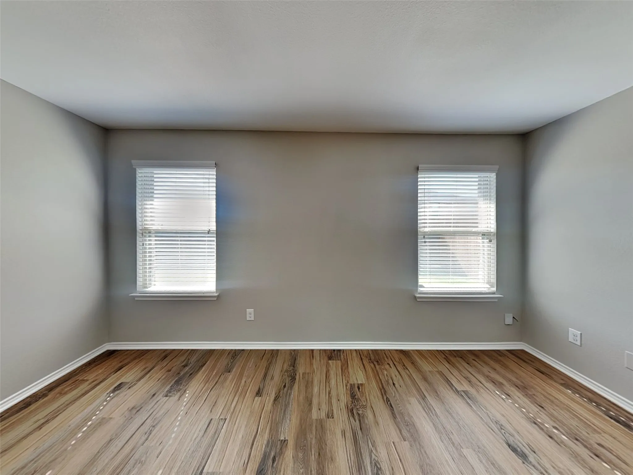 Single Family Residence For Sale in Kaufman County , 2002 Grimes Drive, Forney, Texas 75126, 4 Bedroom, 2 Bathroom, 2 Garage spaces, 2,235 Sqft, built in 2017, Preowned, mls#21212078, Real Estate Agent in Forney, Homes For Sale in Kaufman county, Homes For Sale in Forney, Realtor in Forney Texas, Real Estate Brokerage Independent Realty Texas, Luminita Cordes Realtor