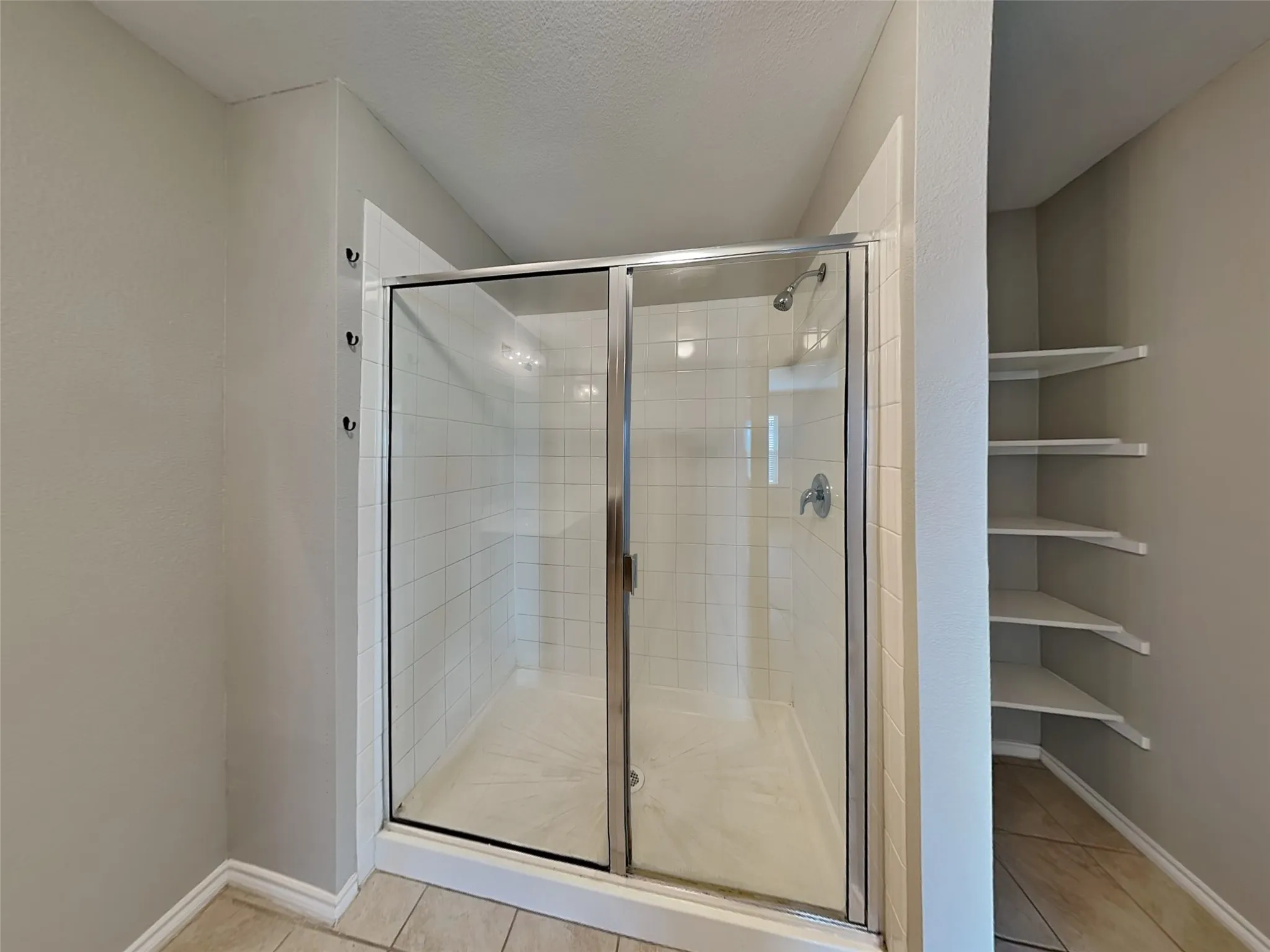 Single Family Residence For Sale in Kaufman County , 2002 Grimes Drive, Forney, Texas 75126, 4 Bedroom, 2 Bathroom, 2 Garage spaces, 2,235 Sqft, built in 2017, Preowned, mls#21212078, Real Estate Agent in Forney, Homes For Sale in Kaufman county, Homes For Sale in Forney, Realtor in Forney Texas, Real Estate Brokerage Independent Realty Texas, Luminita Cordes Realtor
