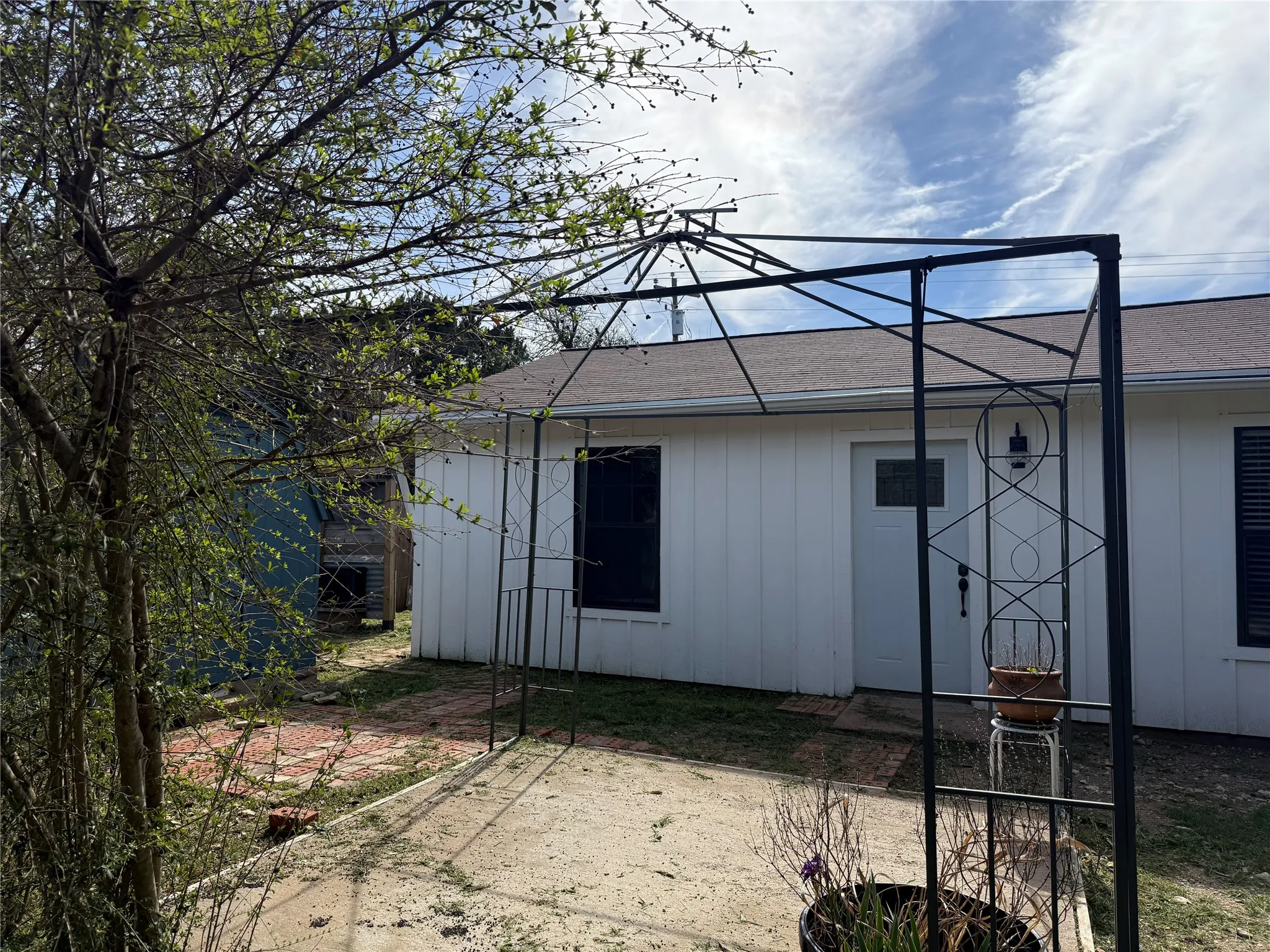 Single Family Residence For Sale in Hill County , 122 Tobacco Road, Whitney, Texas 76692, 2 Bedroom, 1 Bathroom, Garage spaces, 972 Sqft, built in 0, mls#21212057, Real Estate Agent in Whitney, Homes For Sale in Hill county, Homes For Sale in Whitney, Realtor in Whitney Texas, Real Estate Brokerage Independent Realty Texas, Luminita Cordes Realtor