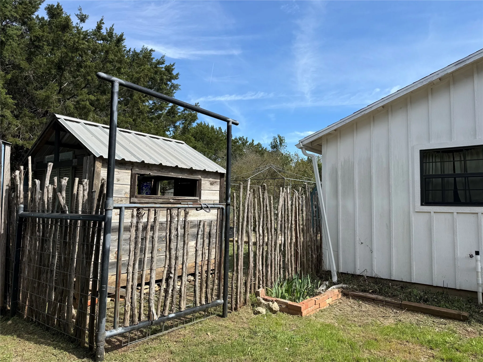 Single Family Residence For Sale in Hill County , 122 Tobacco Road, Whitney, Texas 76692, 2 Bedroom, 1 Bathroom, Garage spaces, 972 Sqft, built in 0, mls#21212057, Real Estate Agent in Whitney, Homes For Sale in Hill county, Homes For Sale in Whitney, Realtor in Whitney Texas, Real Estate Brokerage Independent Realty Texas, Luminita Cordes Realtor