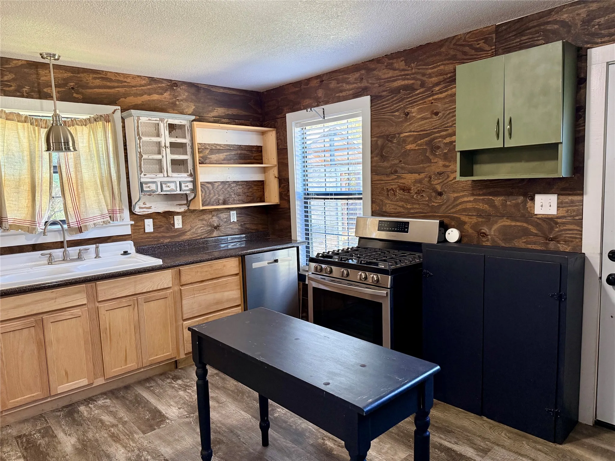 Single Family Residence For Sale in Hill County , 122 Tobacco Road, Whitney, Texas 76692, 2 Bedroom, 1 Bathroom, Garage spaces, 972 Sqft, built in 0, mls#21212057, Real Estate Agent in Whitney, Homes For Sale in Hill county, Homes For Sale in Whitney, Realtor in Whitney Texas, Real Estate Brokerage Independent Realty Texas, Luminita Cordes Realtor