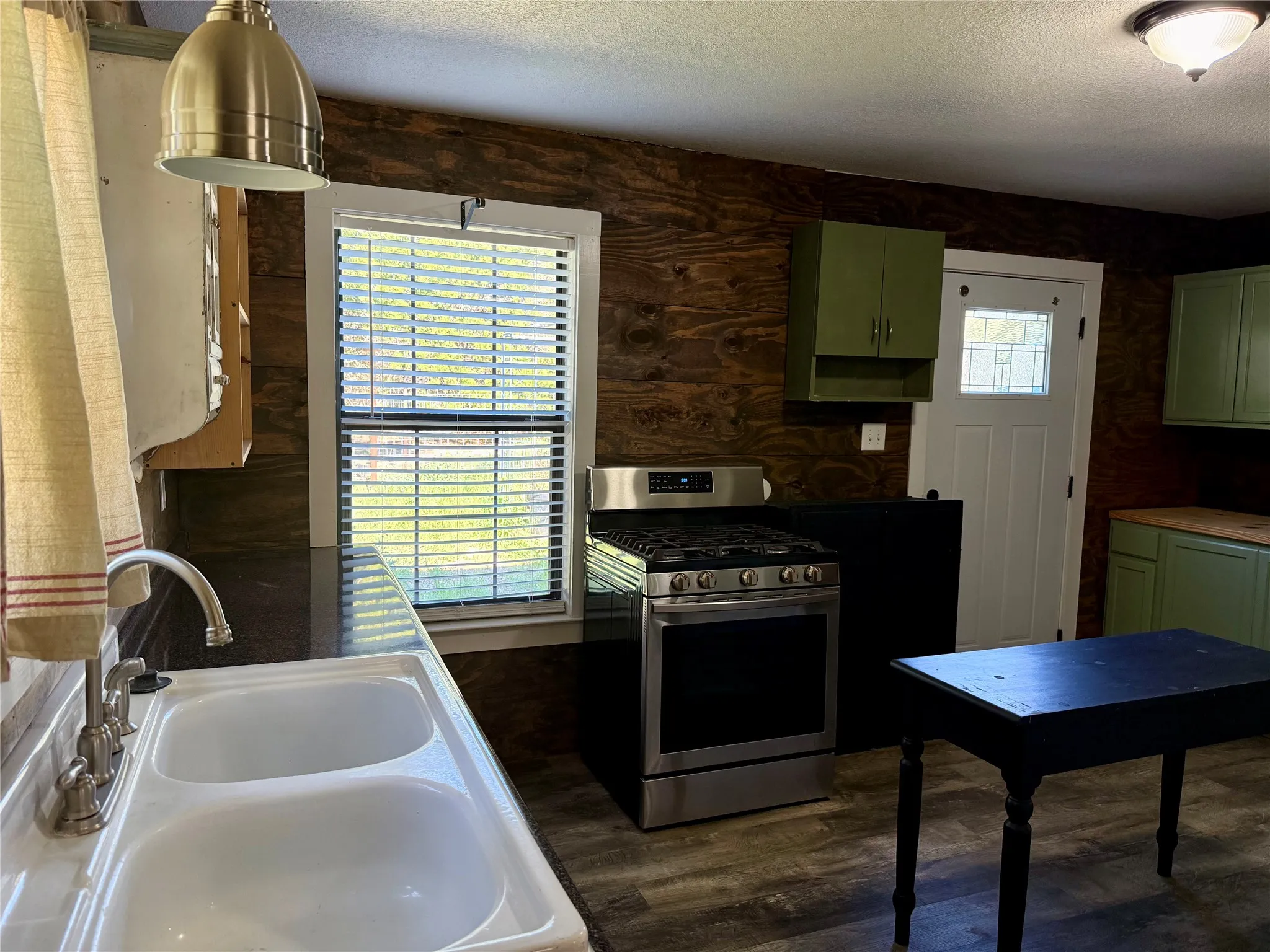 Single Family Residence For Sale in Hill County , 122 Tobacco Road, Whitney, Texas 76692, 2 Bedroom, 1 Bathroom, Garage spaces, 972 Sqft, built in 0, mls#21212057, Real Estate Agent in Whitney, Homes For Sale in Hill county, Homes For Sale in Whitney, Realtor in Whitney Texas, Real Estate Brokerage Independent Realty Texas, Luminita Cordes Realtor