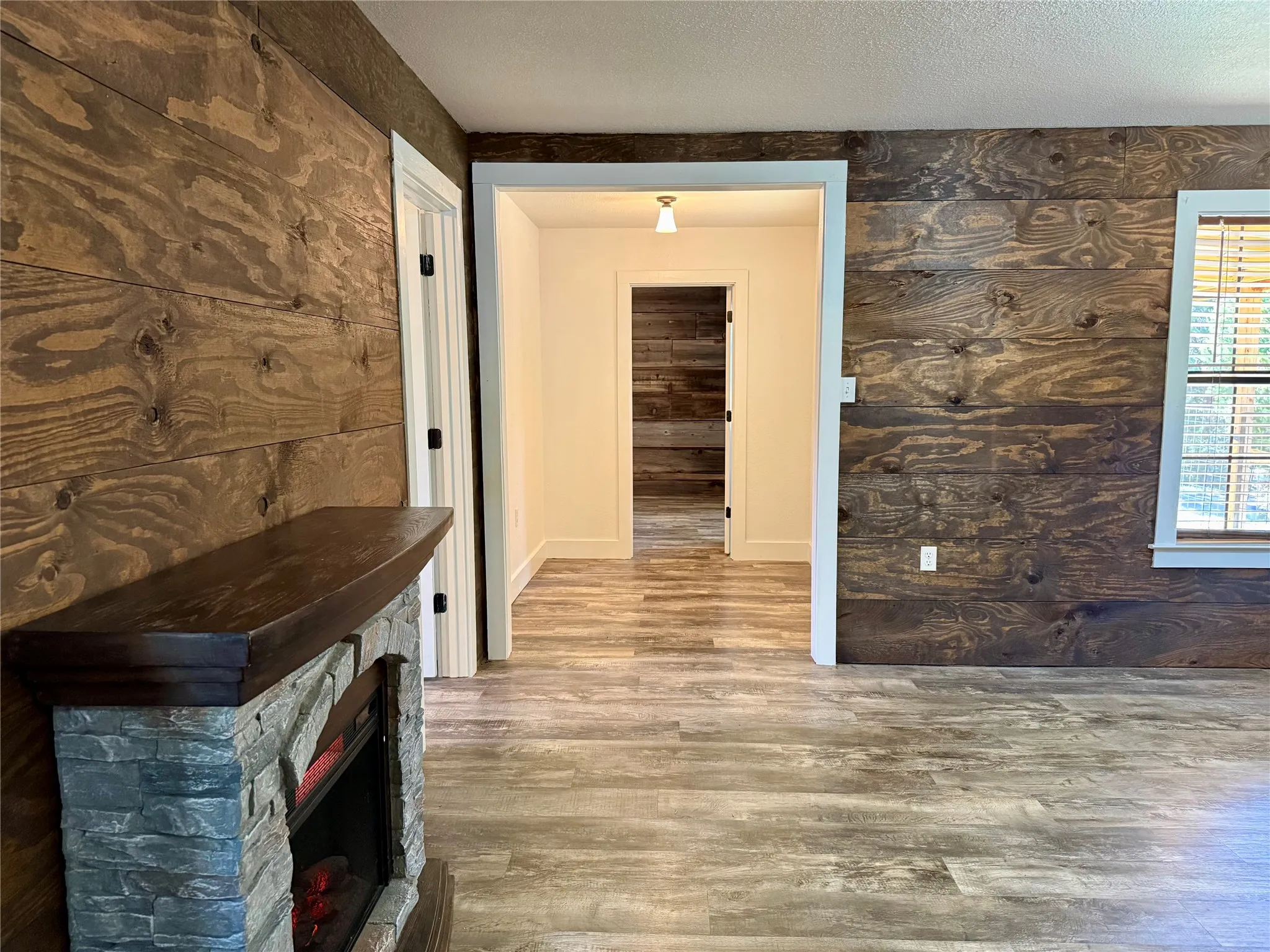 Single Family Residence For Sale in Hill County , 122 Tobacco Road, Whitney, Texas 76692, 2 Bedroom, 1 Bathroom, Garage spaces, 972 Sqft, built in 0, mls#21212057, Real Estate Agent in Whitney, Homes For Sale in Hill county, Homes For Sale in Whitney, Realtor in Whitney Texas, Real Estate Brokerage Independent Realty Texas, Luminita Cordes Realtor