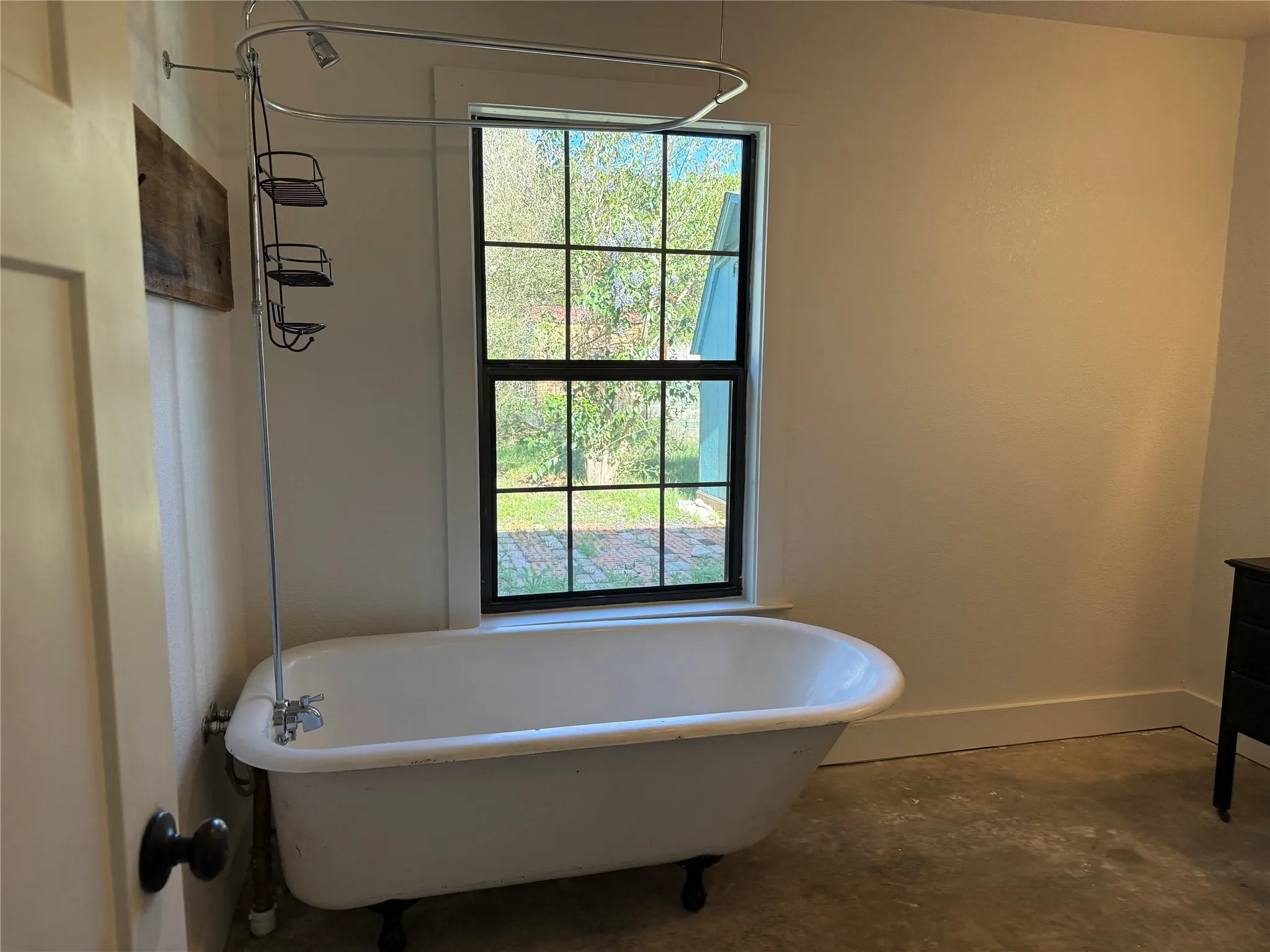 Single Family Residence For Sale in Hill County , 122 Tobacco Road, Whitney, Texas 76692, 2 Bedroom, 1 Bathroom, Garage spaces, 972 Sqft, built in 0, mls#21212057, Real Estate Agent in Whitney, Homes For Sale in Hill county, Homes For Sale in Whitney, Realtor in Whitney Texas, Real Estate Brokerage Independent Realty Texas, Luminita Cordes Realtor