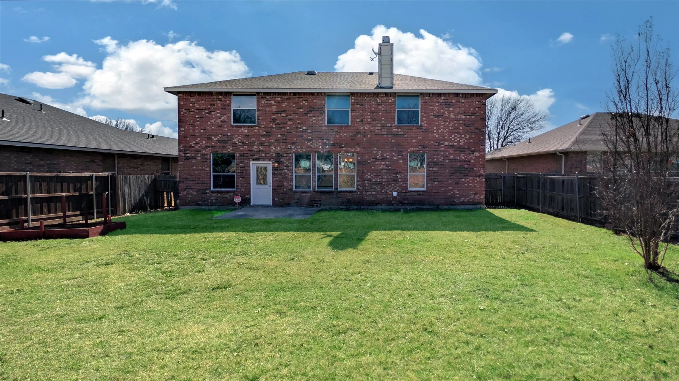 Single Family Residence For Sale in Tarrant County , 523 Zachum Drive, Arlington, Texas 76002, 5 Bedroom, 3 Bathroom, 2 Garage spaces, 3,609 Sqft, built in 2004, mls#21212040, Real Estate Agent in Arlington, Homes For Sale in Tarrant county, Homes For Sale in Arlington, Realtor in Arlington Texas, Real Estate Brokerage Independent Realty Texas, Luminita Cordes Realtor