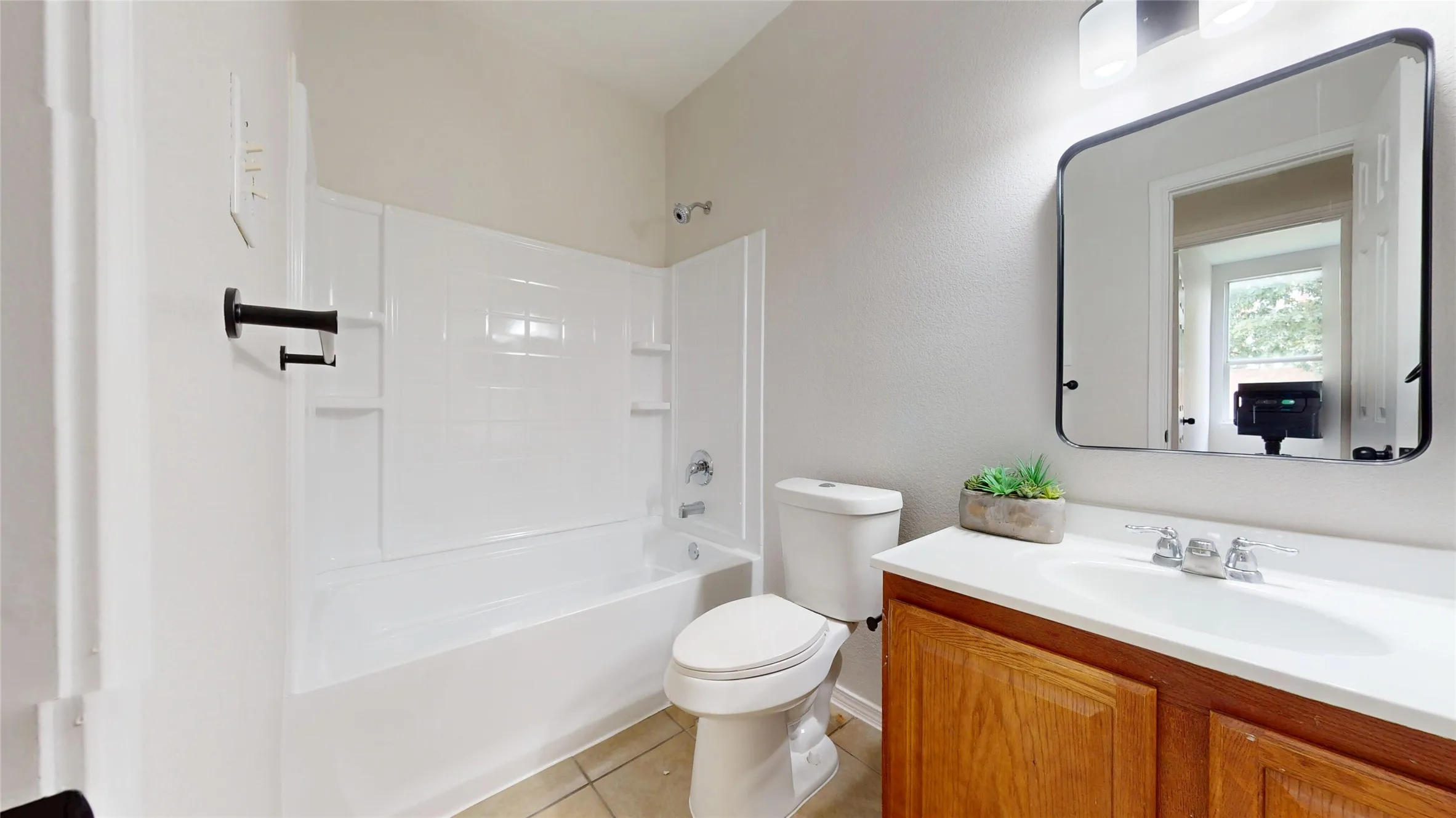 Single Family Residence For Sale in Tarrant County , 523 Zachum Drive, Arlington, Texas 76002, 5 Bedroom, 3 Bathroom, 2 Garage spaces, 3,609 Sqft, built in 2004, mls#21212040, Real Estate Agent in Arlington, Homes For Sale in Tarrant county, Homes For Sale in Arlington, Realtor in Arlington Texas, Real Estate Brokerage Independent Realty Texas, Luminita Cordes Realtor