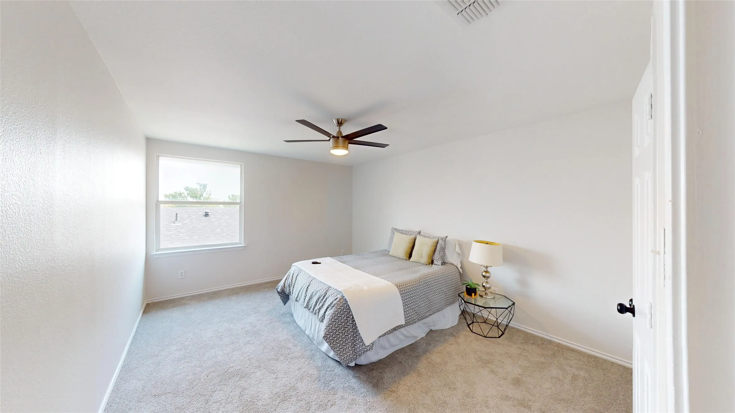 Single Family Residence For Sale in Tarrant County , 523 Zachum Drive, Arlington, Texas 76002, 5 Bedroom, 3 Bathroom, 2 Garage spaces, 3,609 Sqft, built in 2004, mls#21212040, Real Estate Agent in Arlington, Homes For Sale in Tarrant county, Homes For Sale in Arlington, Realtor in Arlington Texas, Real Estate Brokerage Independent Realty Texas, Luminita Cordes Realtor