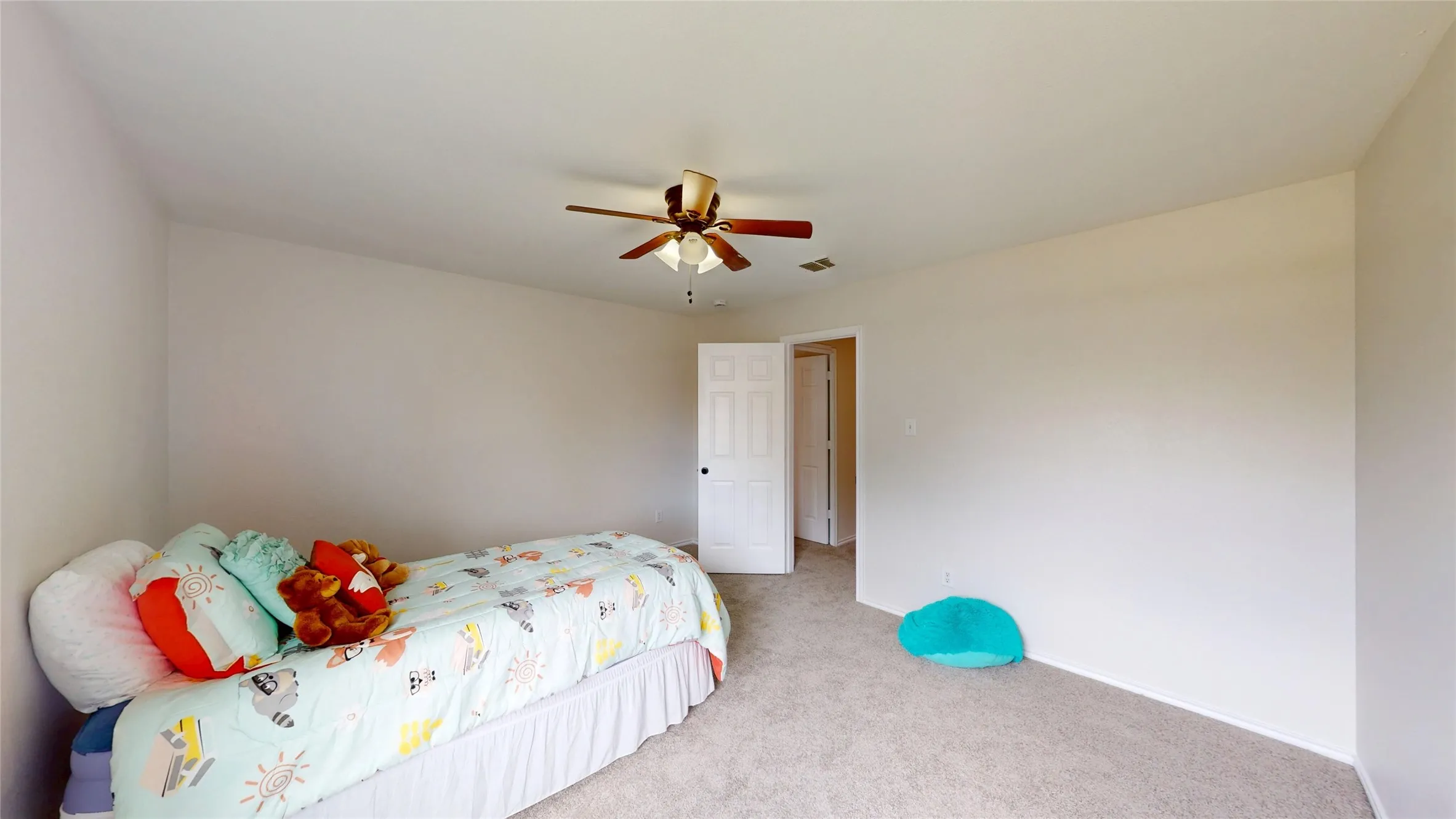 Single Family Residence For Sale in Tarrant County , 523 Zachum Drive, Arlington, Texas 76002, 5 Bedroom, 3 Bathroom, 2 Garage spaces, 3,609 Sqft, built in 2004, mls#21212040, Real Estate Agent in Arlington, Homes For Sale in Tarrant county, Homes For Sale in Arlington, Realtor in Arlington Texas, Real Estate Brokerage Independent Realty Texas, Luminita Cordes Realtor