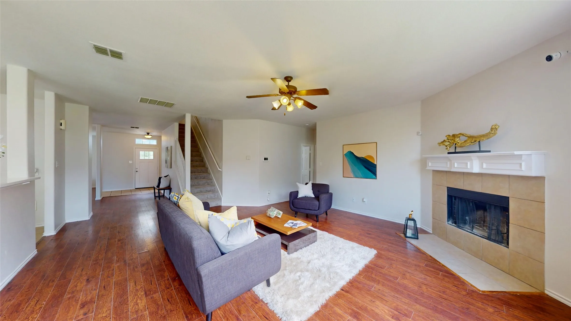 Single Family Residence For Sale in Tarrant County , 523 Zachum Drive, Arlington, Texas 76002, 5 Bedroom, 3 Bathroom, 2 Garage spaces, 3,609 Sqft, built in 2004, mls#21212040, Real Estate Agent in Arlington, Homes For Sale in Tarrant county, Homes For Sale in Arlington, Realtor in Arlington Texas, Real Estate Brokerage Independent Realty Texas, Luminita Cordes Realtor