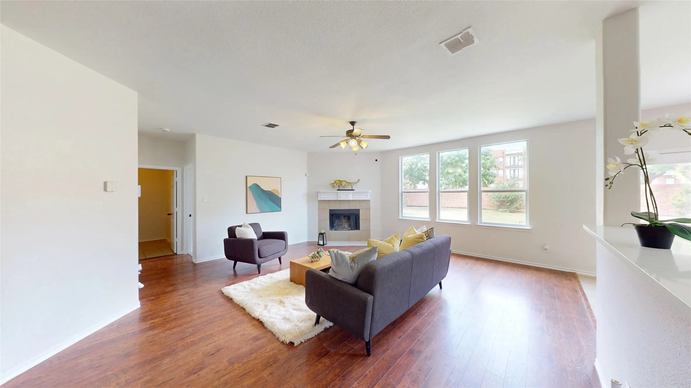 Single Family Residence For Sale in Tarrant County , 523 Zachum Drive, Arlington, Texas 76002, 5 Bedroom, 3 Bathroom, 2 Garage spaces, 3,609 Sqft, built in 2004, mls#21212040, Real Estate Agent in Arlington, Homes For Sale in Tarrant county, Homes For Sale in Arlington, Realtor in Arlington Texas, Real Estate Brokerage Independent Realty Texas, Luminita Cordes Realtor