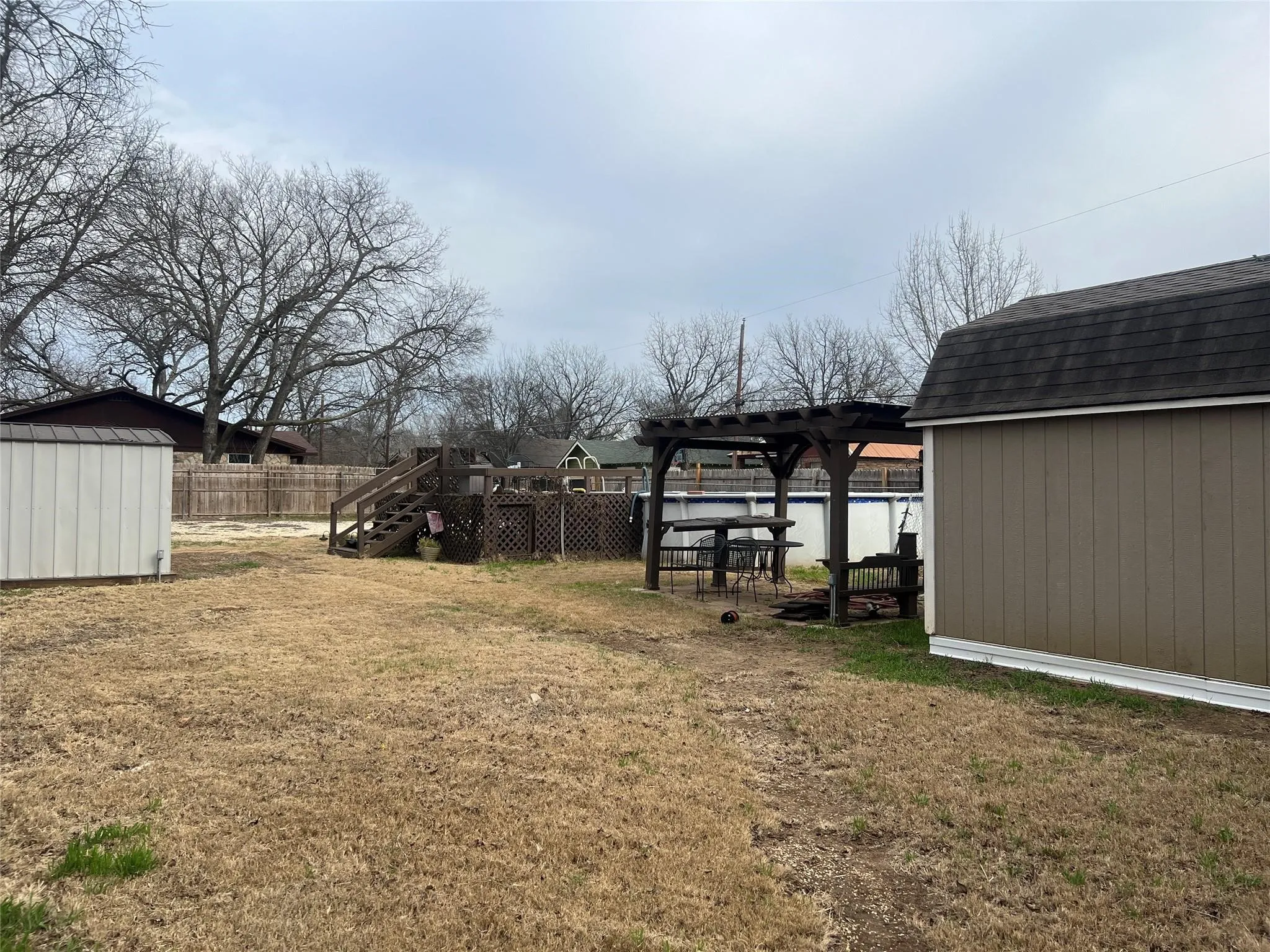 Single Family Residence For Sale in Johnson County , 104 Dixon Street, Cleburne, Texas 76033, 2 Bedroom, 1 Bathroom, 1 Garage spaces, 1,119 Sqft, built in 1964, Unknown, mls#21212111, Real Estate Agent in Cleburne, Homes For Sale in Johnson county, Homes For Sale in Cleburne, Realtor in Cleburne Texas, Real Estate Brokerage Independent Realty Texas, Luminita Cordes Realtor