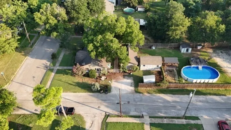Single Family Residence For Sale in Johnson County , 104 Dixon Street, Cleburne, Texas 76033, 2 Bedroom, 1 Bathroom, 1 Garage spaces, 1,119 Sqft, built in 1964, Unknown, mls#21212111, Real Estate Agent in Cleburne, Homes For Sale in Johnson county, Homes For Sale in Cleburne, Realtor in Cleburne Texas, Real Estate Brokerage Independent Realty Texas, Luminita Cordes Realtor