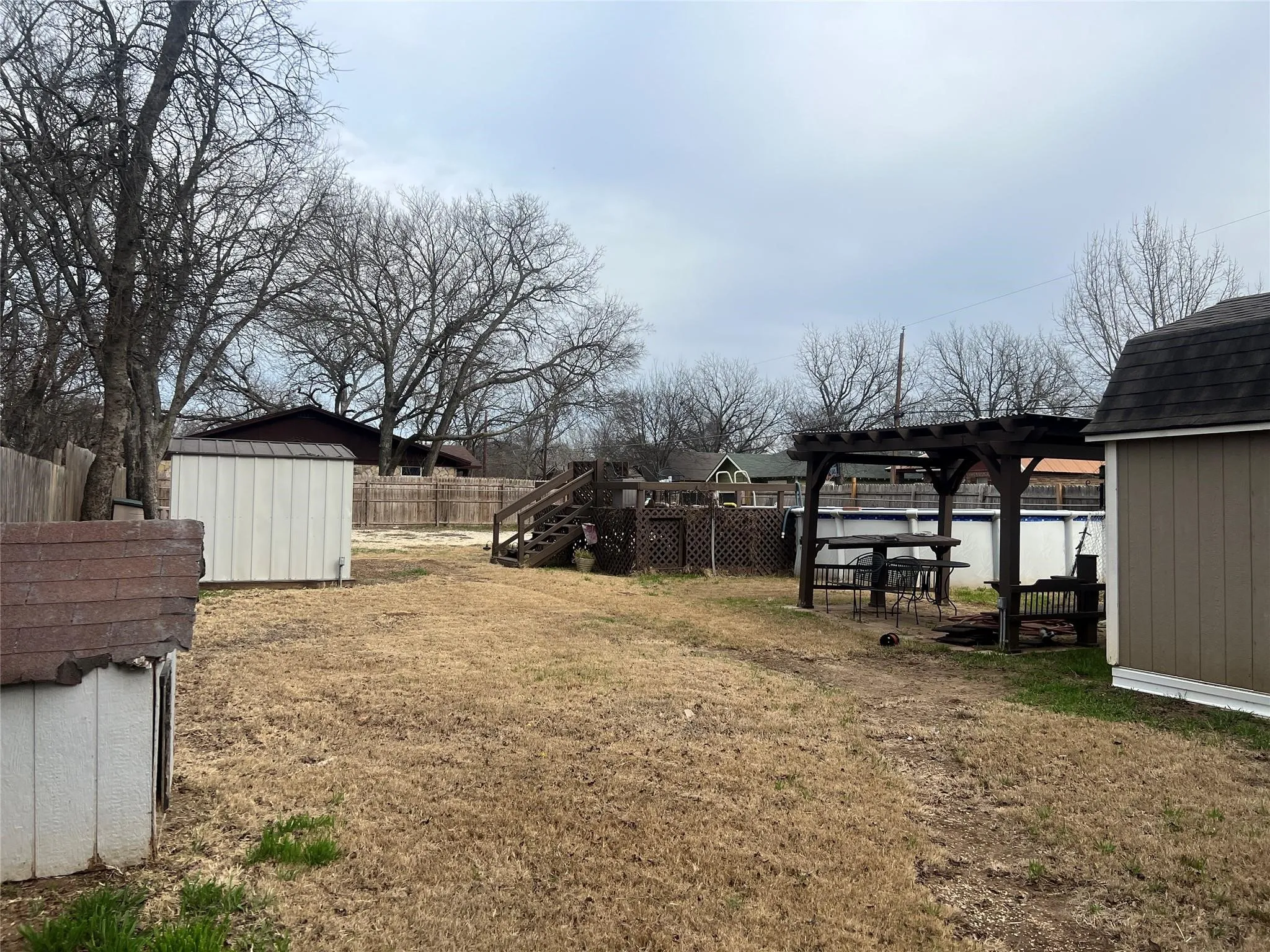 Single Family Residence For Sale in Johnson County , 104 Dixon Street, Cleburne, Texas 76033, 2 Bedroom, 1 Bathroom, 1 Garage spaces, 1,119 Sqft, built in 1964, Unknown, mls#21212111, Real Estate Agent in Cleburne, Homes For Sale in Johnson county, Homes For Sale in Cleburne, Realtor in Cleburne Texas, Real Estate Brokerage Independent Realty Texas, Luminita Cordes Realtor