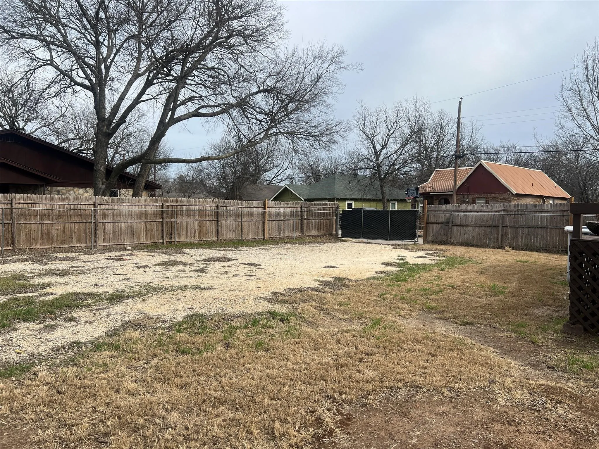 Single Family Residence For Sale in Johnson County , 104 Dixon Street, Cleburne, Texas 76033, 2 Bedroom, 1 Bathroom, 1 Garage spaces, 1,119 Sqft, built in 1964, Unknown, mls#21212111, Real Estate Agent in Cleburne, Homes For Sale in Johnson county, Homes For Sale in Cleburne, Realtor in Cleburne Texas, Real Estate Brokerage Independent Realty Texas, Luminita Cordes Realtor