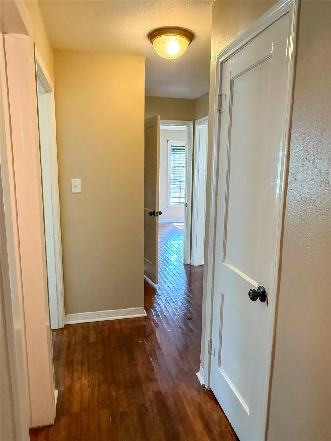 Single Family Residence For Sale in Johnson County , 104 Dixon Street, Cleburne, Texas 76033, 2 Bedroom, 1 Bathroom, 1 Garage spaces, 1,119 Sqft, built in 1964, Unknown, mls#21212111, Real Estate Agent in Cleburne, Homes For Sale in Johnson county, Homes For Sale in Cleburne, Realtor in Cleburne Texas, Real Estate Brokerage Independent Realty Texas, Luminita Cordes Realtor