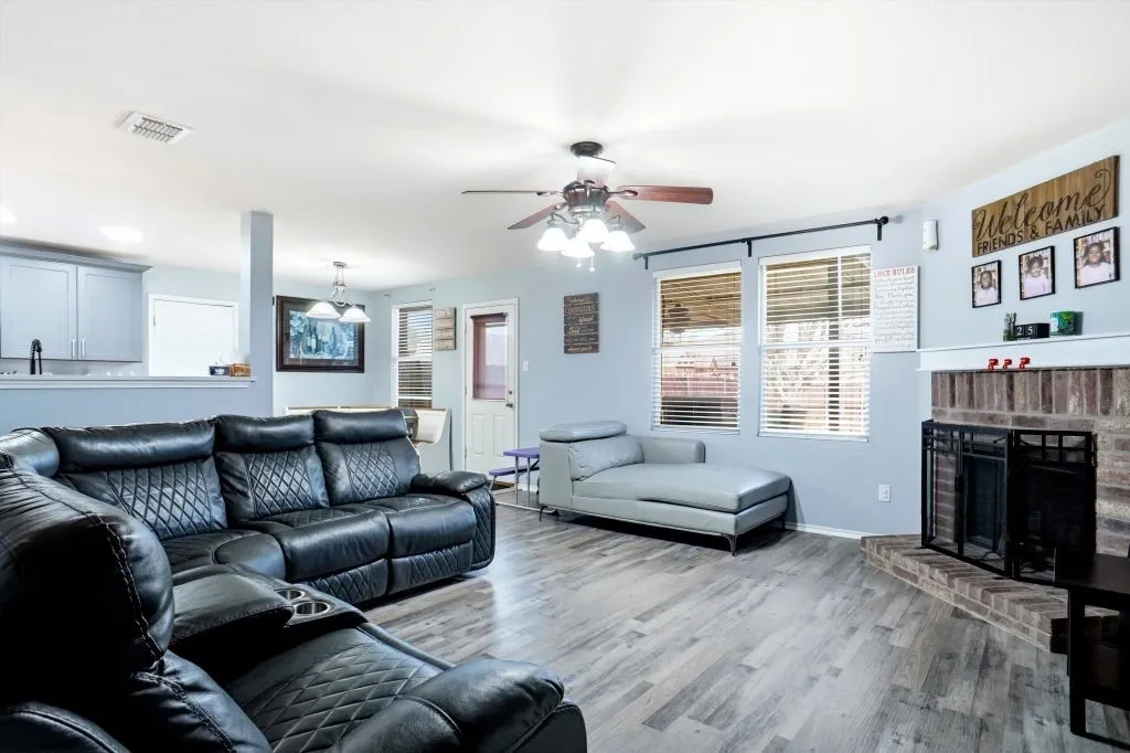 Single Family Residence For Sale in Rockwall County , 3008 Misty Way Drive, Wylie, Texas 75098, 4 Bedroom, 3 Bathroom, 1 Garage spaces, 2,337 Sqft, built in 2006, Preowned, mls#21212003, Real Estate Agent in Wylie, Homes For Sale in Rockwall county, Homes For Sale in Wylie, Realtor in Wylie Texas, Real Estate Brokerage Independent Realty Texas, Luminita Cordes Realtor