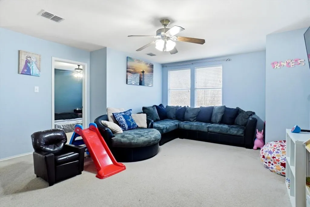 Single Family Residence For Sale in Rockwall County , 3008 Misty Way Drive, Wylie, Texas 75098, 4 Bedroom, 3 Bathroom, 1 Garage spaces, 2,337 Sqft, built in 2006, Preowned, mls#21212003, Real Estate Agent in Wylie, Homes For Sale in Rockwall county, Homes For Sale in Wylie, Realtor in Wylie Texas, Real Estate Brokerage Independent Realty Texas, Luminita Cordes Realtor