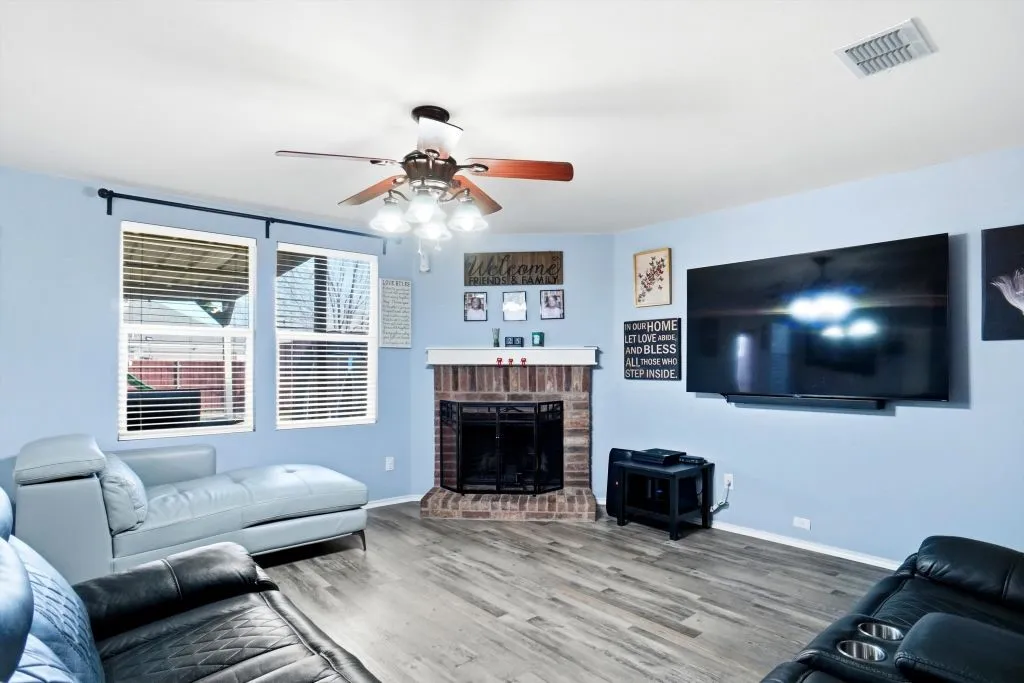 Single Family Residence For Sale in Rockwall County , 3008 Misty Way Drive, Wylie, Texas 75098, 4 Bedroom, 3 Bathroom, 1 Garage spaces, 2,337 Sqft, built in 2006, Preowned, mls#21212003, Real Estate Agent in Wylie, Homes For Sale in Rockwall county, Homes For Sale in Wylie, Realtor in Wylie Texas, Real Estate Brokerage Independent Realty Texas, Luminita Cordes Realtor