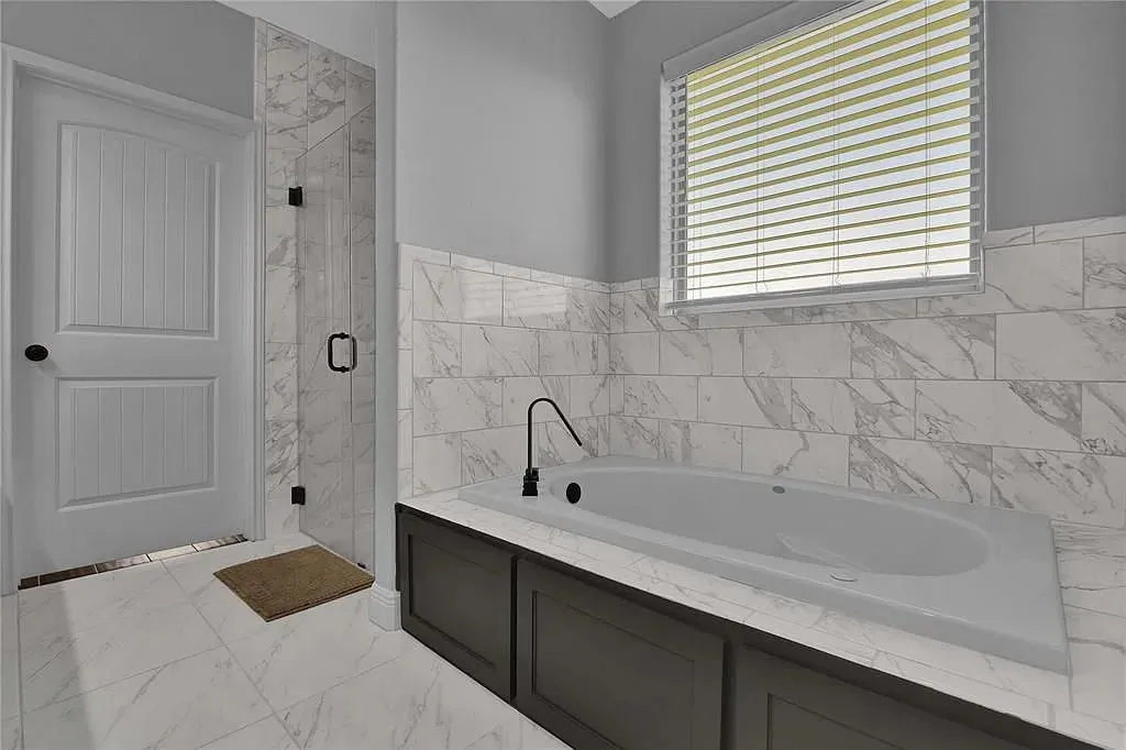 Single Family Residence For Sale in Jefferson (TX) County , 10960 Sheila Court, Beaumont, Texas 77705, 4 Bedroom, 3 Bathroom, 2 Garage spaces, 2,715 Sqft, built in 2013, mls#21210722, Real Estate Agent in Beaumont, Homes For Sale in Jefferson (TX) county, Homes For Sale in Beaumont, Realtor in Beaumont Texas, Real Estate Brokerage Independent Realty Texas, Luminita Cordes Realtor