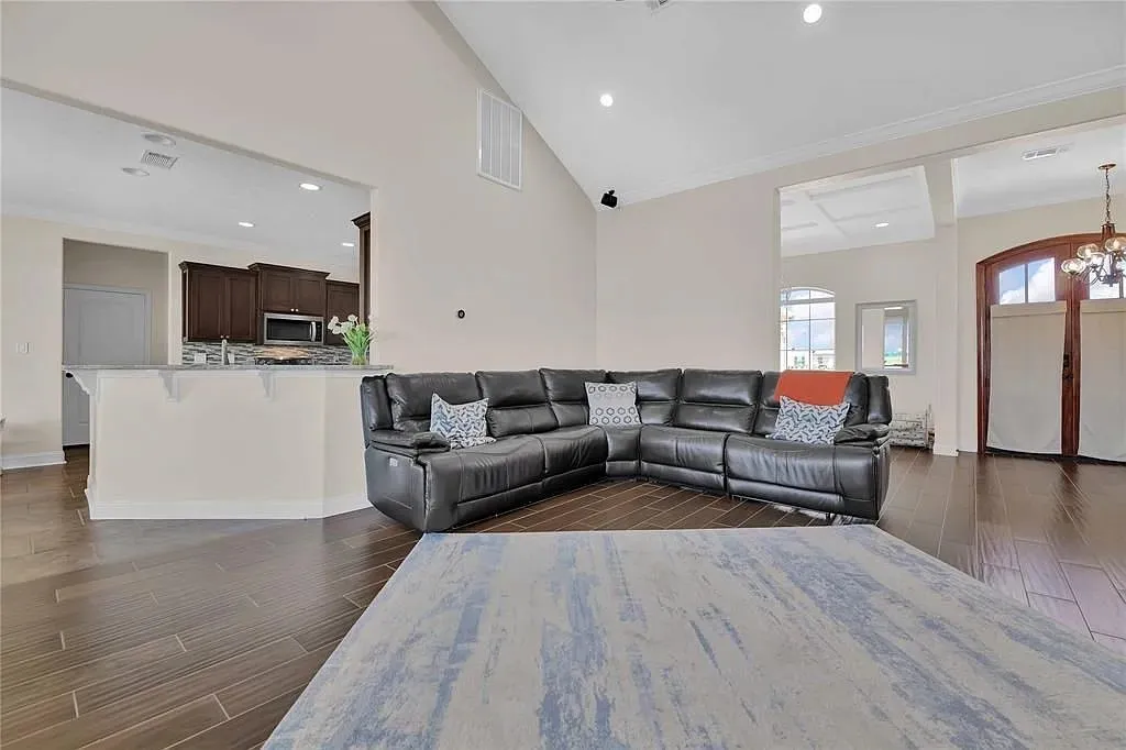 Single Family Residence For Sale in Jefferson (TX) County , 10960 Sheila Court, Beaumont, Texas 77705, 4 Bedroom, 3 Bathroom, 2 Garage spaces, 2,715 Sqft, built in 2013, mls#21210722, Real Estate Agent in Beaumont, Homes For Sale in Jefferson (TX) county, Homes For Sale in Beaumont, Realtor in Beaumont Texas, Real Estate Brokerage Independent Realty Texas, Luminita Cordes Realtor