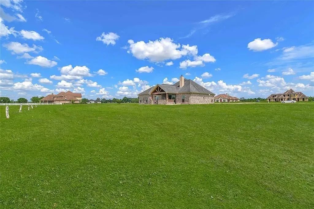 Single Family Residence For Sale in Jefferson (TX) County , 10960 Sheila Court, Beaumont, Texas 77705, 4 Bedroom, 3 Bathroom, 2 Garage spaces, 2,715 Sqft, built in 2013, mls#21210722, Real Estate Agent in Beaumont, Homes For Sale in Jefferson (TX) county, Homes For Sale in Beaumont, Realtor in Beaumont Texas, Real Estate Brokerage Independent Realty Texas, Luminita Cordes Realtor