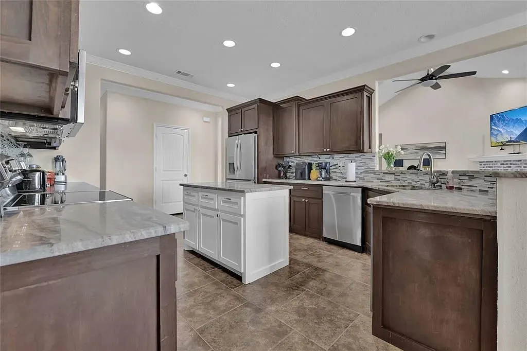 Single Family Residence For Sale in Jefferson (TX) County , 10960 Sheila Court, Beaumont, Texas 77705, 4 Bedroom, 3 Bathroom, 2 Garage spaces, 2,715 Sqft, built in 2013, mls#21210722, Real Estate Agent in Beaumont, Homes For Sale in Jefferson (TX) county, Homes For Sale in Beaumont, Realtor in Beaumont Texas, Real Estate Brokerage Independent Realty Texas, Luminita Cordes Realtor