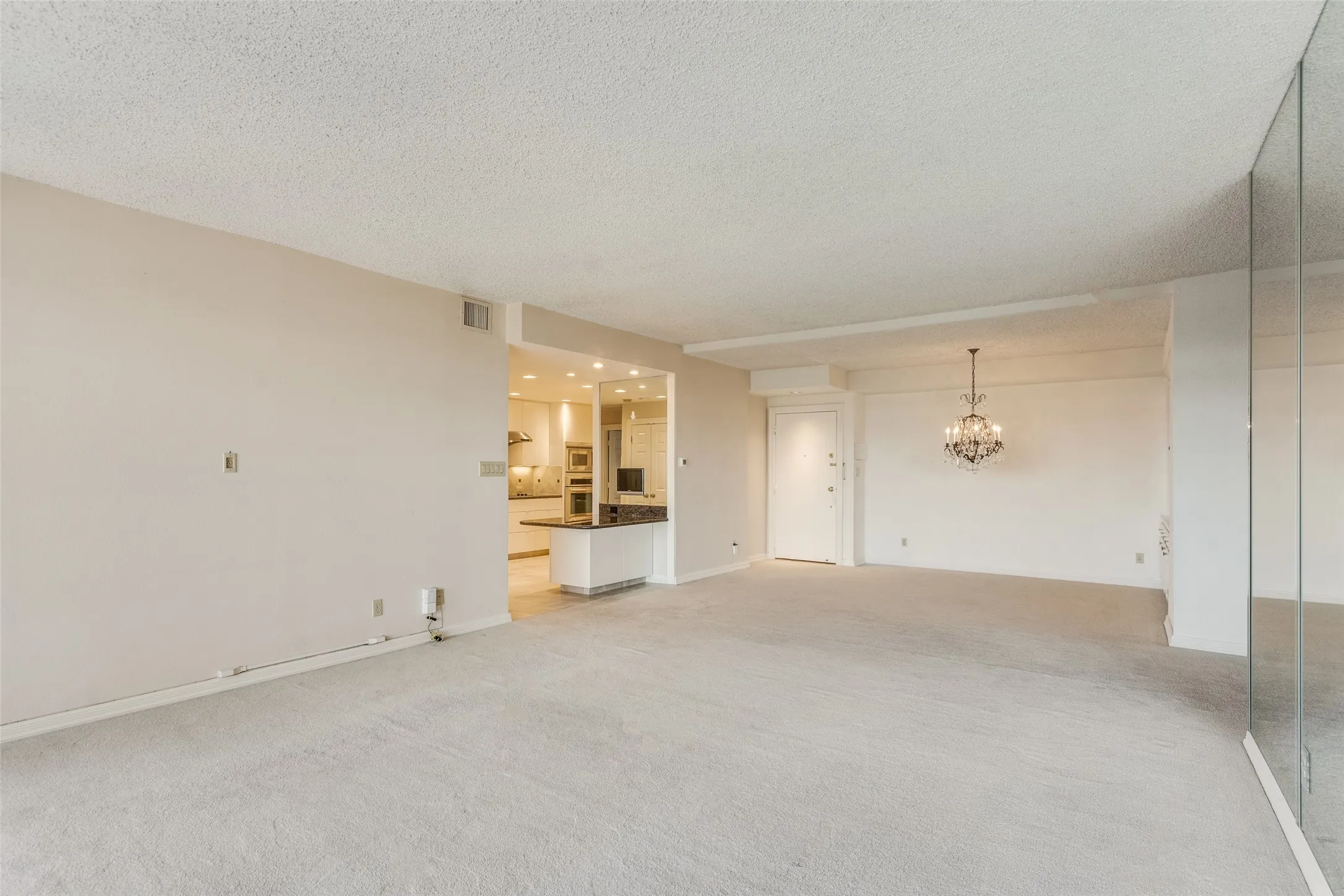 Condominium For Sale in Dallas County , 5200 Keller Springs Road 820, Dallas, Texas 75248, 3 Bedroom, 3 Bathroom, 1 Garage spaces, 2,272 Sqft, built in 1981, Preowned, mls#21211373, Real Estate Agent in Dallas, Homes For Sale in Dallas county, Homes For Sale in Dallas, Realtor in Dallas Texas, Real Estate Brokerage Independent Realty Texas, Luminita Cordes Realtor