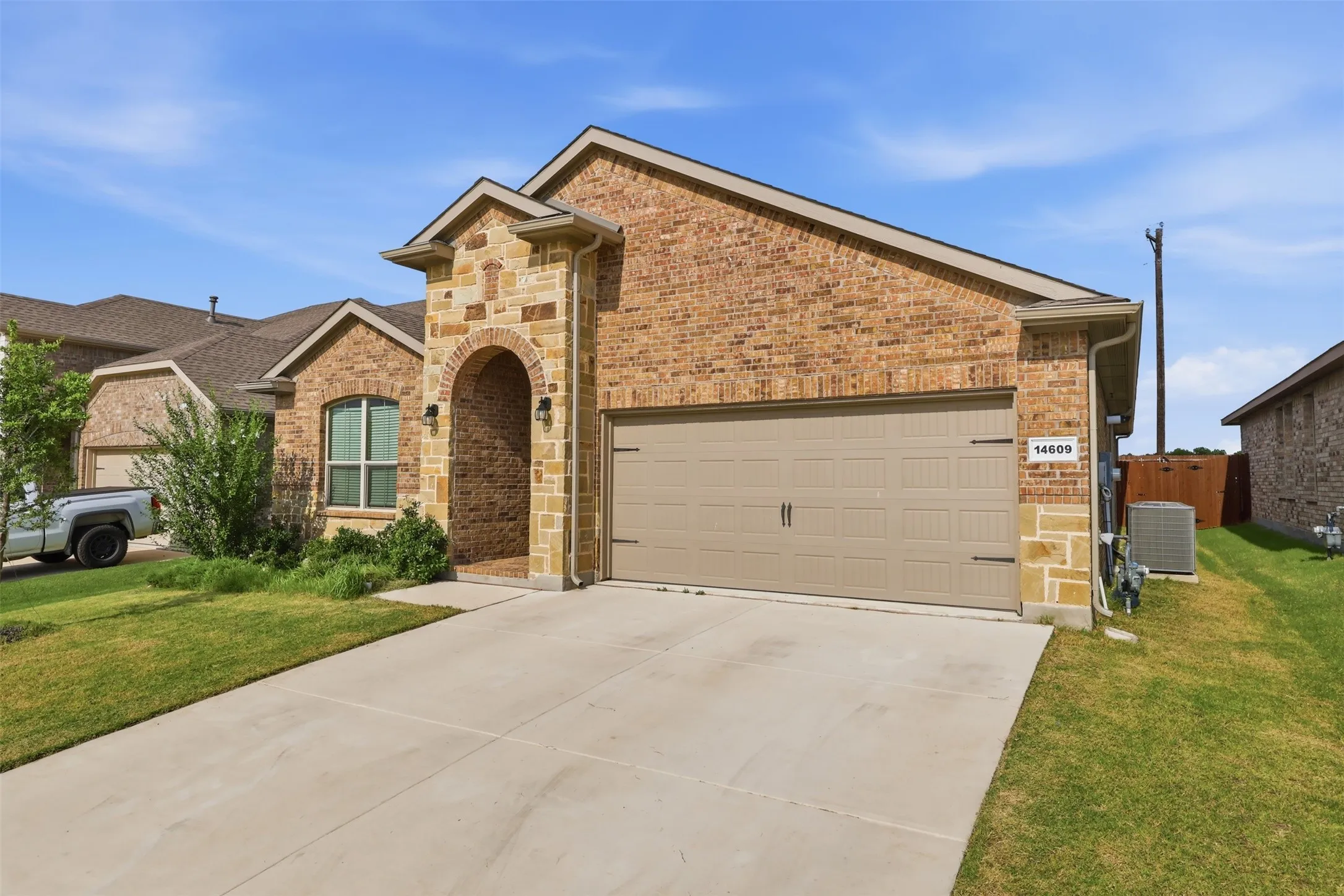 Single Family Residence For Sale in Wise County , 14609 Antlia Drive, Haslet, Texas 76052, 4 Bedrooms, 2 Bathrooms, 2 Garage spaces, 2,014 Sqft, built in 2023, Preowned, Price $369,900, mls#21209116, Real Estate Agent in Haslet, Homes For Sale in Wise county, Homes For Sale in Haslet, Realtor in Haslet Texas, Real Estate Brokerage Independent Realty Texas, Luminita Cordes Realtor