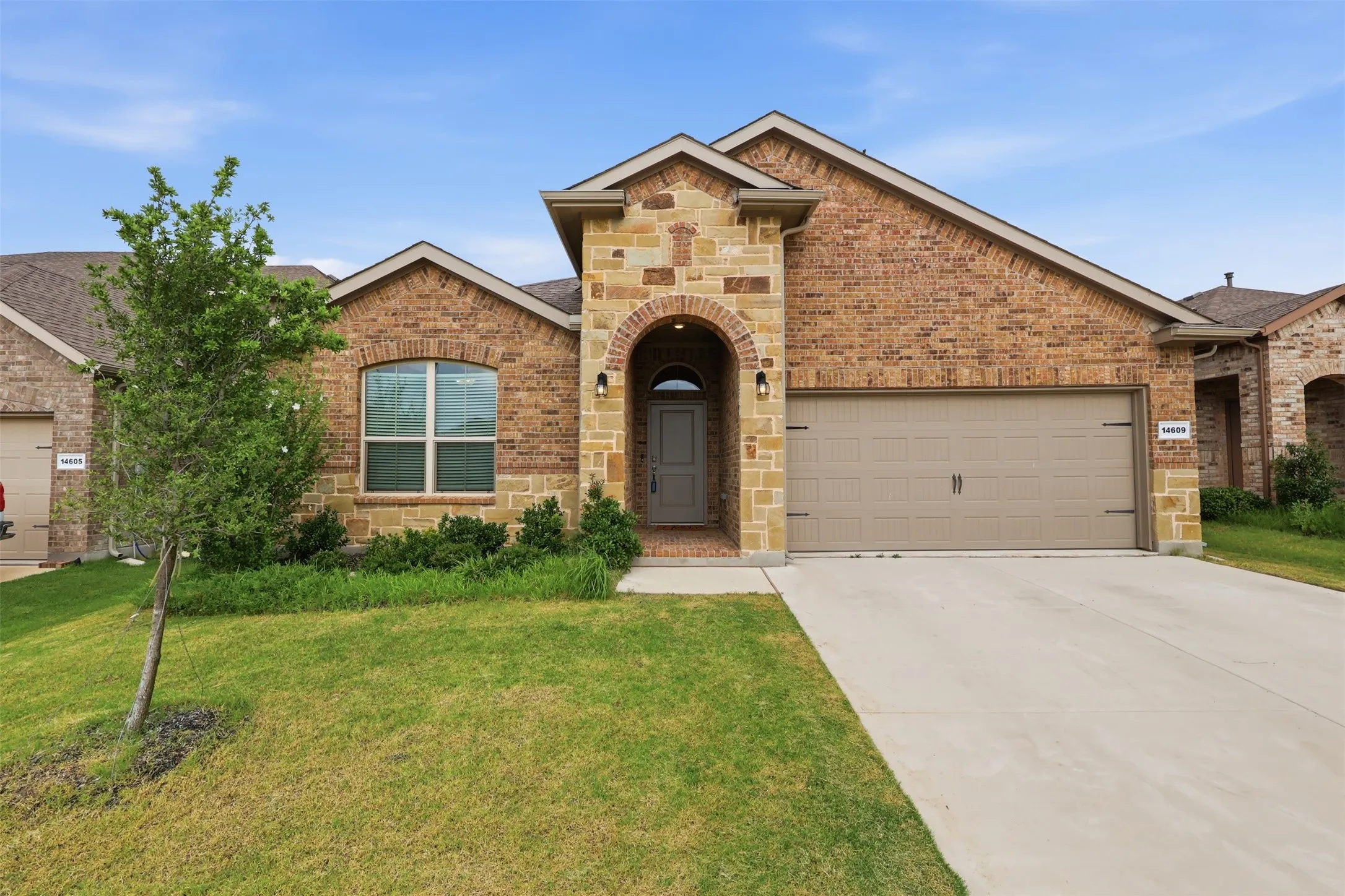 Single Family Residence For Sale in Wise County , 14609 Antlia Drive, Haslet, Texas 76052, 4 Bedrooms, 2 Bathrooms, 2 Garage spaces, 2,014 Sqft, built in 2023, Preowned, Price $369,900, mls#21209116, Real Estate Agent in Haslet, Homes For Sale in Wise county, Homes For Sale in Haslet, Realtor in Haslet Texas, Real Estate Brokerage Independent Realty Texas, Luminita Cordes Realtor