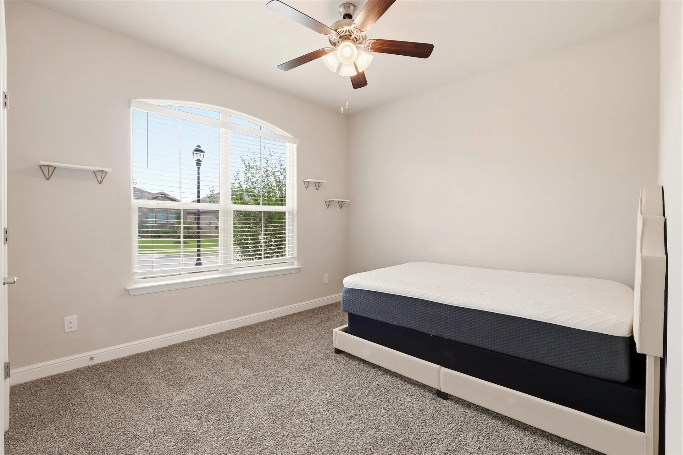 Single Family Residence For Sale in Wise County , 14609 Antlia Drive, Haslet, Texas 76052, 4 Bedrooms, 2 Bathrooms, 2 Garage spaces, 2,014 Sqft, built in 2023, Preowned, Price $369,900, mls#21209116, Real Estate Agent in Haslet, Homes For Sale in Wise county, Homes For Sale in Haslet, Realtor in Haslet Texas, Real Estate Brokerage Independent Realty Texas, Luminita Cordes Realtor