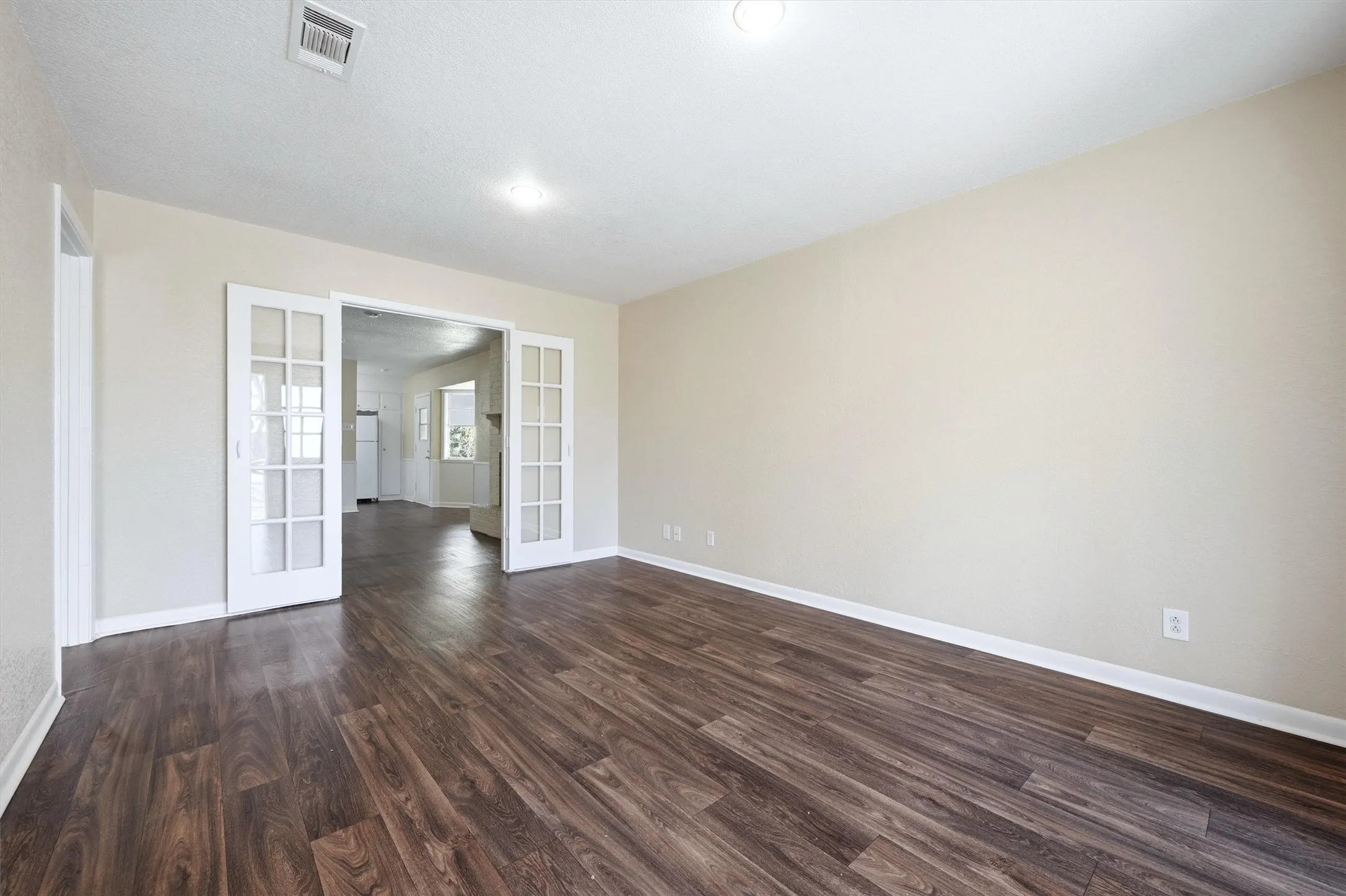Duplex For Sale in Grayson County , 421 & 423 N Carl Street, Sherman, Texas 75092, 4 Bedroom, 4 Bathroom, 2 Garage spaces, 2,529 Sqft, built in 1960, mls#21211900, Real Estate Agent in Sherman, Homes For Sale in Grayson county, Homes For Sale in Sherman, Realtor in Sherman Texas, Real Estate Brokerage Independent Realty Texas, Luminita Cordes Realtor