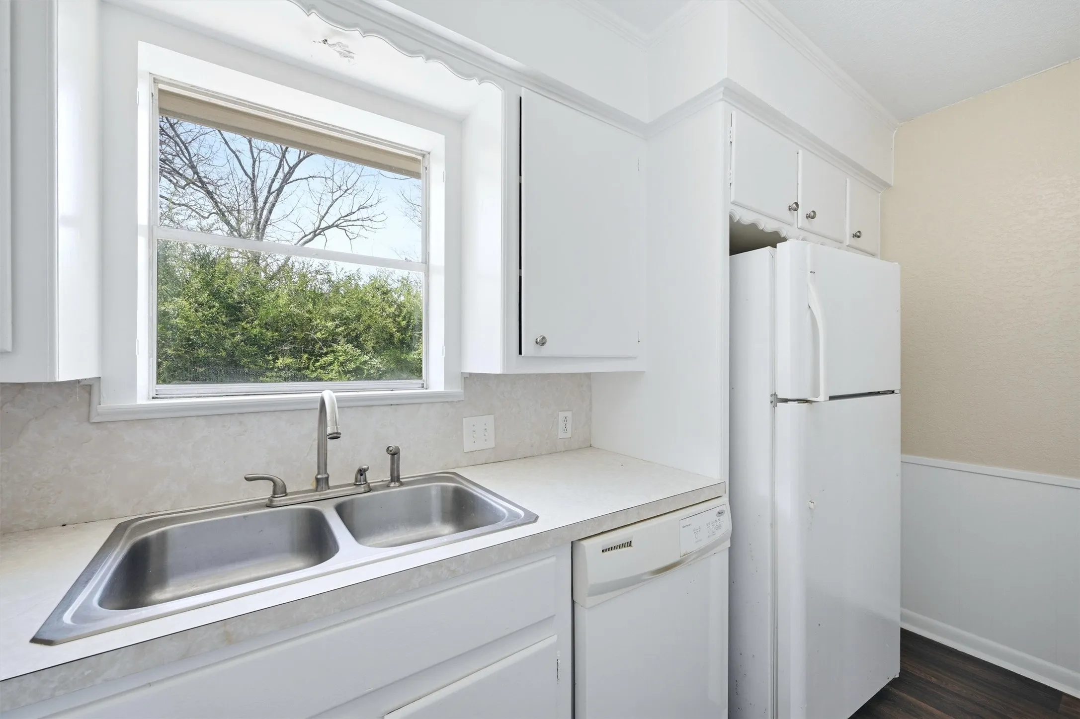 Duplex For Sale in Grayson County , 421 & 423 N Carl Street, Sherman, Texas 75092, 4 Bedroom, 4 Bathroom, 2 Garage spaces, 2,529 Sqft, built in 1960, mls#21211900, Real Estate Agent in Sherman, Homes For Sale in Grayson county, Homes For Sale in Sherman, Realtor in Sherman Texas, Real Estate Brokerage Independent Realty Texas, Luminita Cordes Realtor