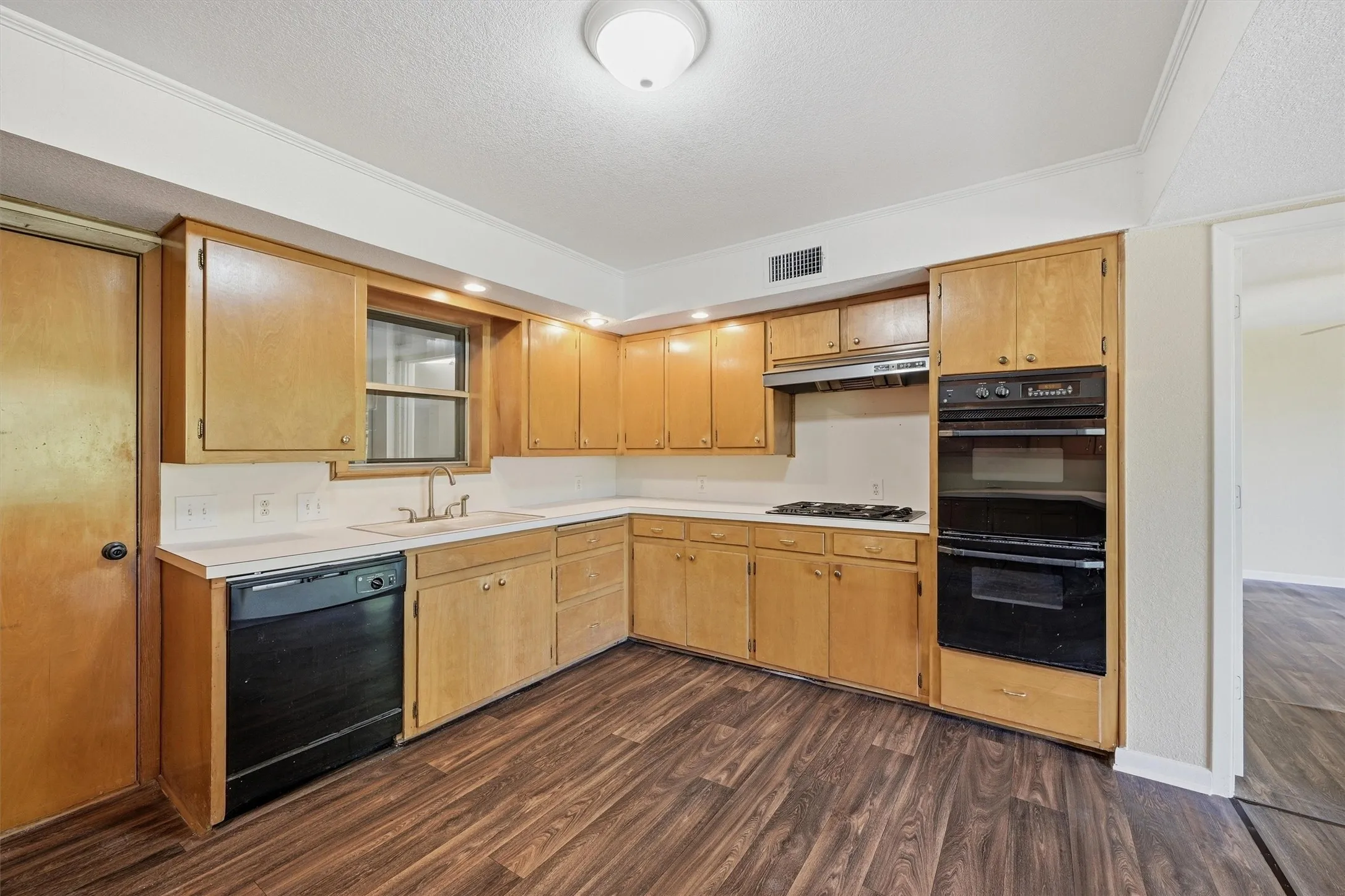 Duplex For Sale in Grayson County , 421 & 423 N Carl Street, Sherman, Texas 75092, 4 Bedroom, 4 Bathroom, 2 Garage spaces, 2,529 Sqft, built in 1960, mls#21211900, Real Estate Agent in Sherman, Homes For Sale in Grayson county, Homes For Sale in Sherman, Realtor in Sherman Texas, Real Estate Brokerage Independent Realty Texas, Luminita Cordes Realtor