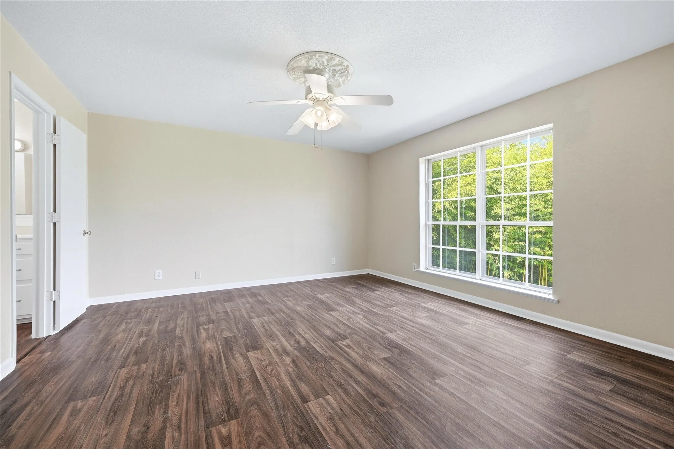 Duplex For Sale in Grayson County , 421 & 423 N Carl Street, Sherman, Texas 75092, 4 Bedroom, 4 Bathroom, 2 Garage spaces, 2,529 Sqft, built in 1960, mls#21211900, Real Estate Agent in Sherman, Homes For Sale in Grayson county, Homes For Sale in Sherman, Realtor in Sherman Texas, Real Estate Brokerage Independent Realty Texas, Luminita Cordes Realtor