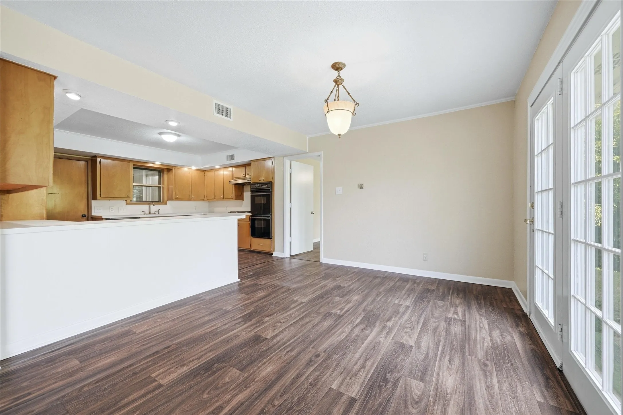 Duplex For Sale in Grayson County , 421 & 423 N Carl Street, Sherman, Texas 75092, 4 Bedroom, 4 Bathroom, 2 Garage spaces, 2,529 Sqft, built in 1960, mls#21211900, Real Estate Agent in Sherman, Homes For Sale in Grayson county, Homes For Sale in Sherman, Realtor in Sherman Texas, Real Estate Brokerage Independent Realty Texas, Luminita Cordes Realtor