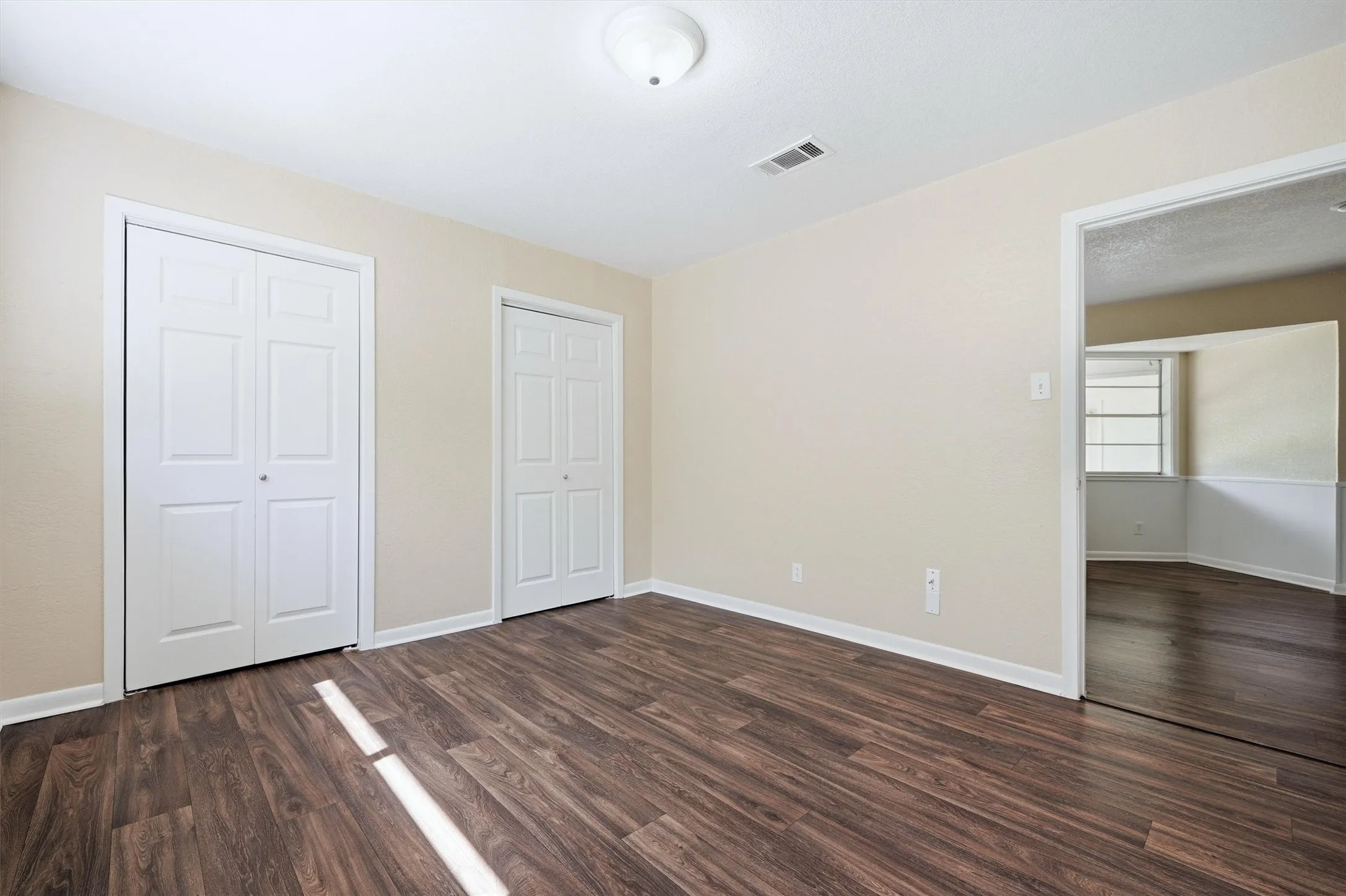 Duplex For Sale in Grayson County , 421 & 423 N Carl Street, Sherman, Texas 75092, 4 Bedroom, 4 Bathroom, 2 Garage spaces, 2,529 Sqft, built in 1960, mls#21211900, Real Estate Agent in Sherman, Homes For Sale in Grayson county, Homes For Sale in Sherman, Realtor in Sherman Texas, Real Estate Brokerage Independent Realty Texas, Luminita Cordes Realtor