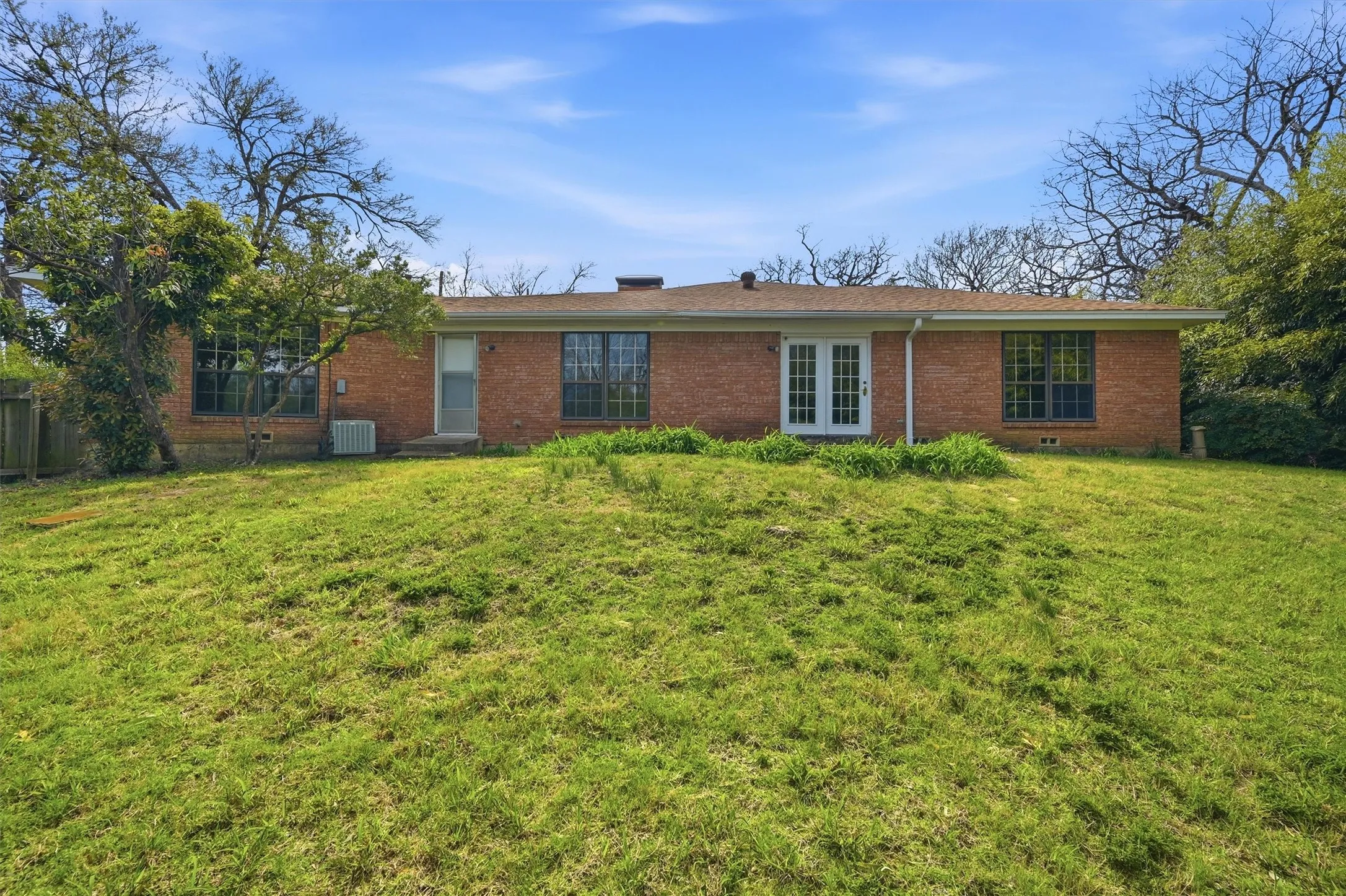 Duplex For Sale in Grayson County , 421 & 423 N Carl Street, Sherman, Texas 75092, 4 Bedroom, 4 Bathroom, 2 Garage spaces, 2,529 Sqft, built in 1960, mls#21211900, Real Estate Agent in Sherman, Homes For Sale in Grayson county, Homes For Sale in Sherman, Realtor in Sherman Texas, Real Estate Brokerage Independent Realty Texas, Luminita Cordes Realtor