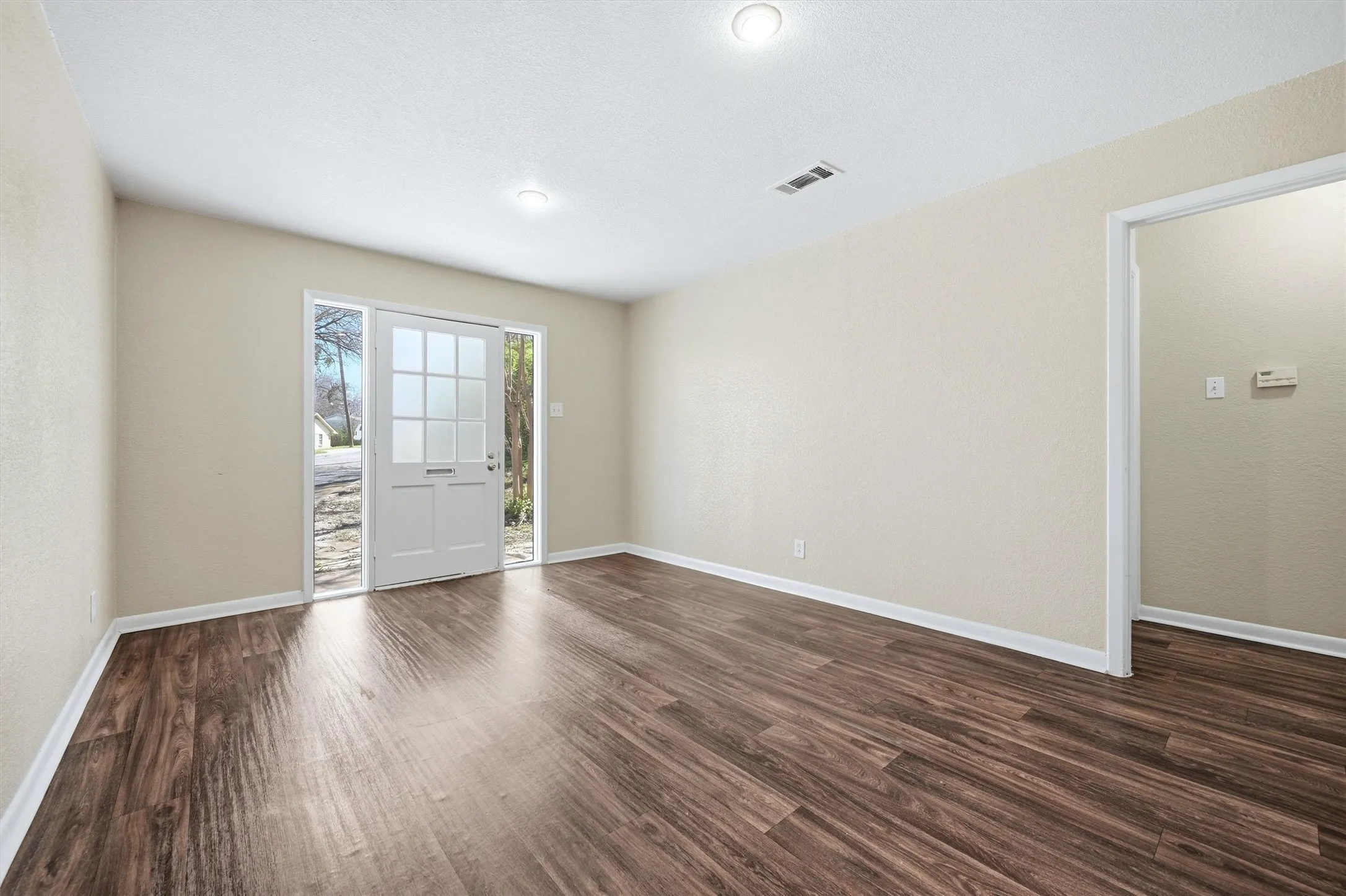 Duplex For Sale in Grayson County , 421 & 423 N Carl Street, Sherman, Texas 75092, 4 Bedroom, 4 Bathroom, 2 Garage spaces, 2,529 Sqft, built in 1960, mls#21211900, Real Estate Agent in Sherman, Homes For Sale in Grayson county, Homes For Sale in Sherman, Realtor in Sherman Texas, Real Estate Brokerage Independent Realty Texas, Luminita Cordes Realtor